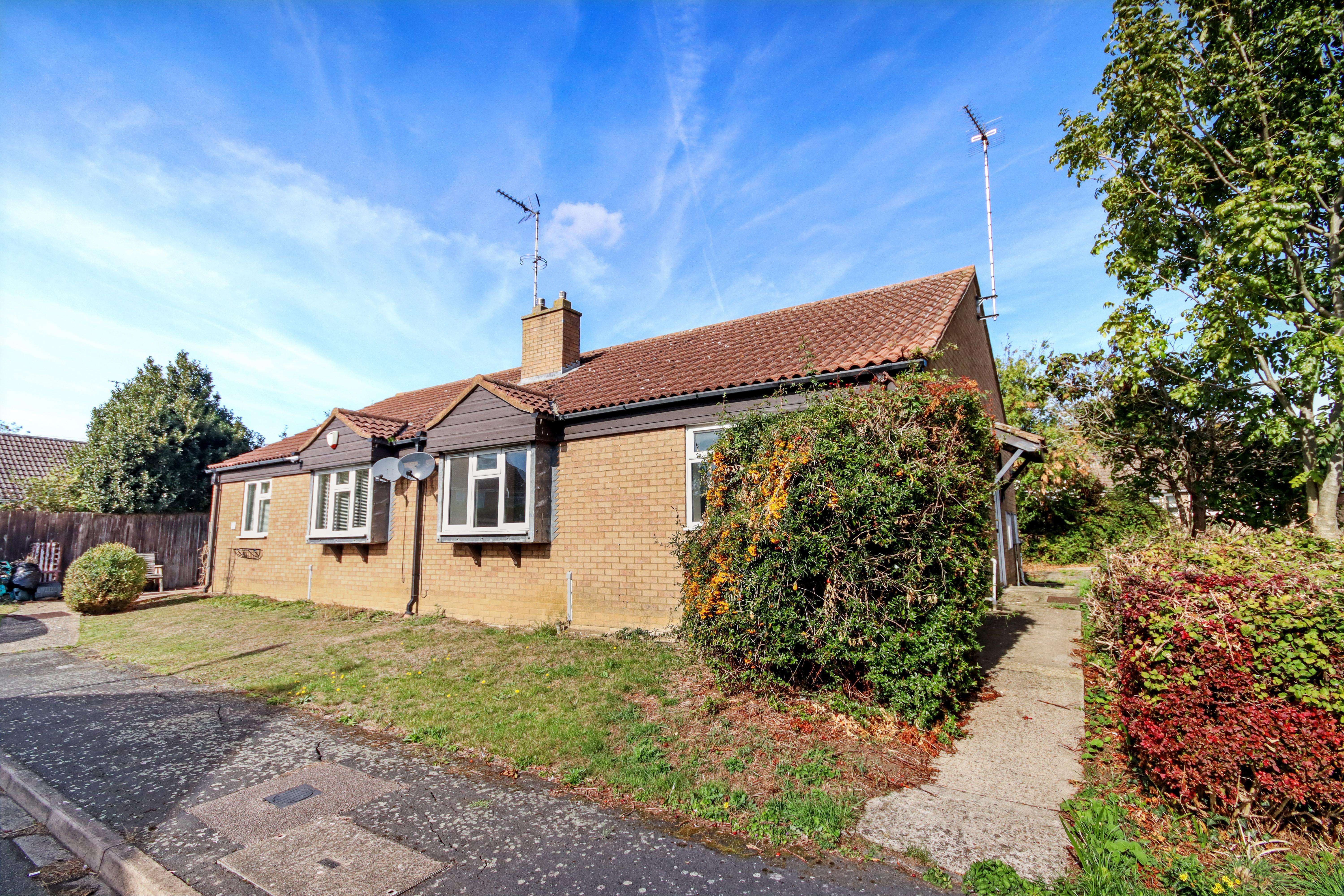 10 Beaumaris Road, Sawtry, Huntingdon, Cambridgeshire PE28 5SF