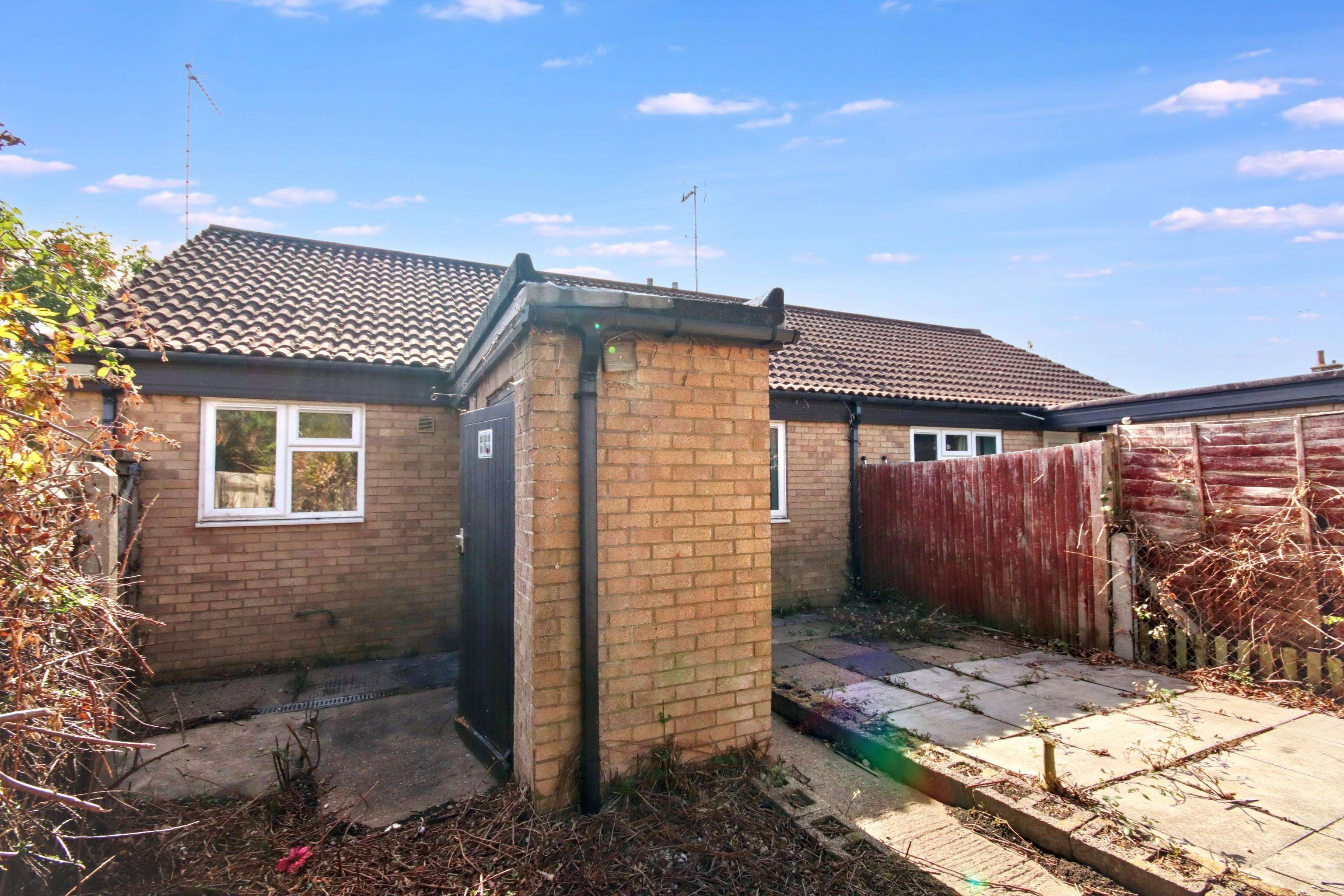 10 Beaumaris Road, Sawtry, Huntingdon, Cambridgeshire PE28 5SF