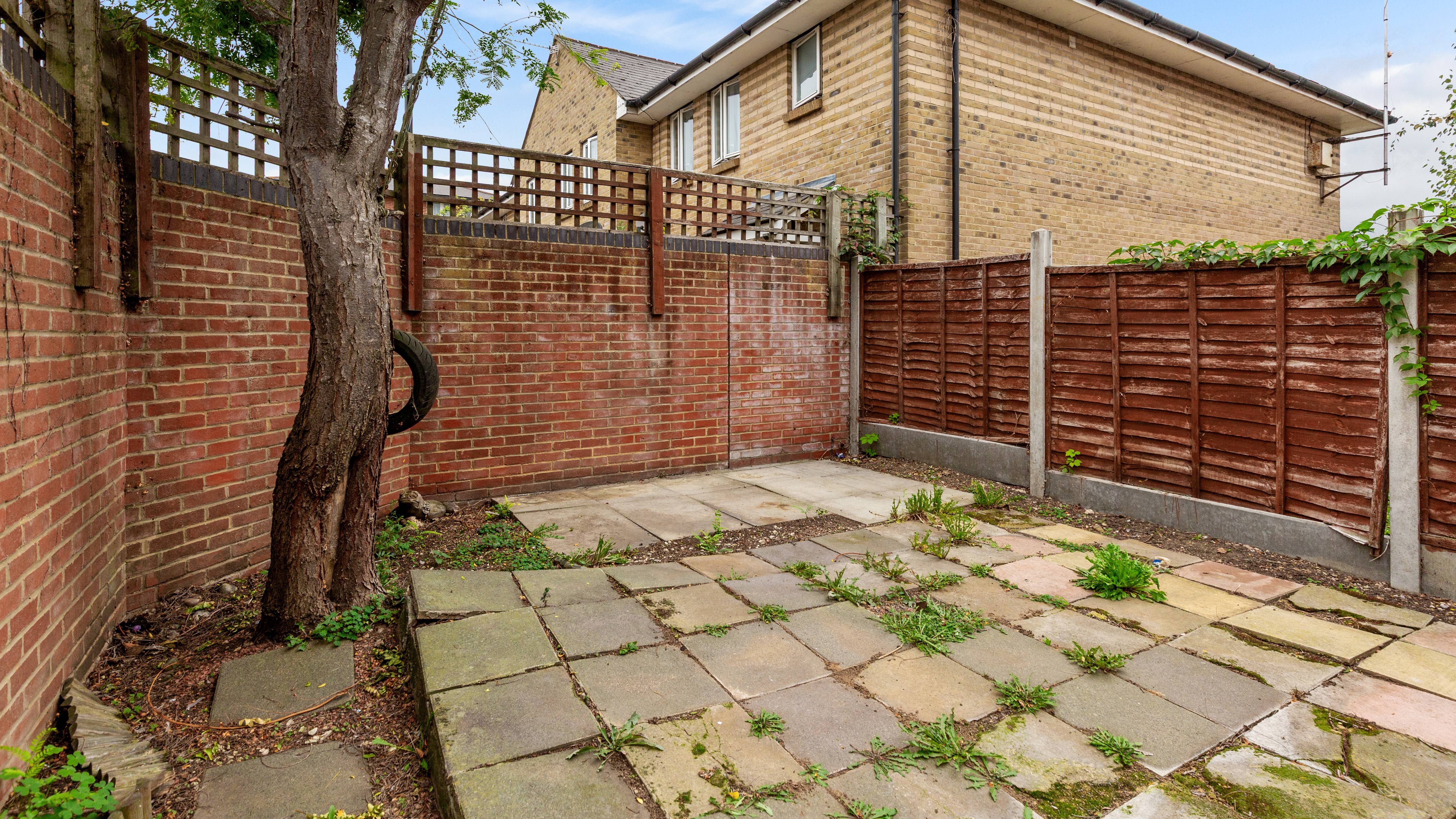 14 Silver Birch Avenue, Chingford, London, E4 8YT