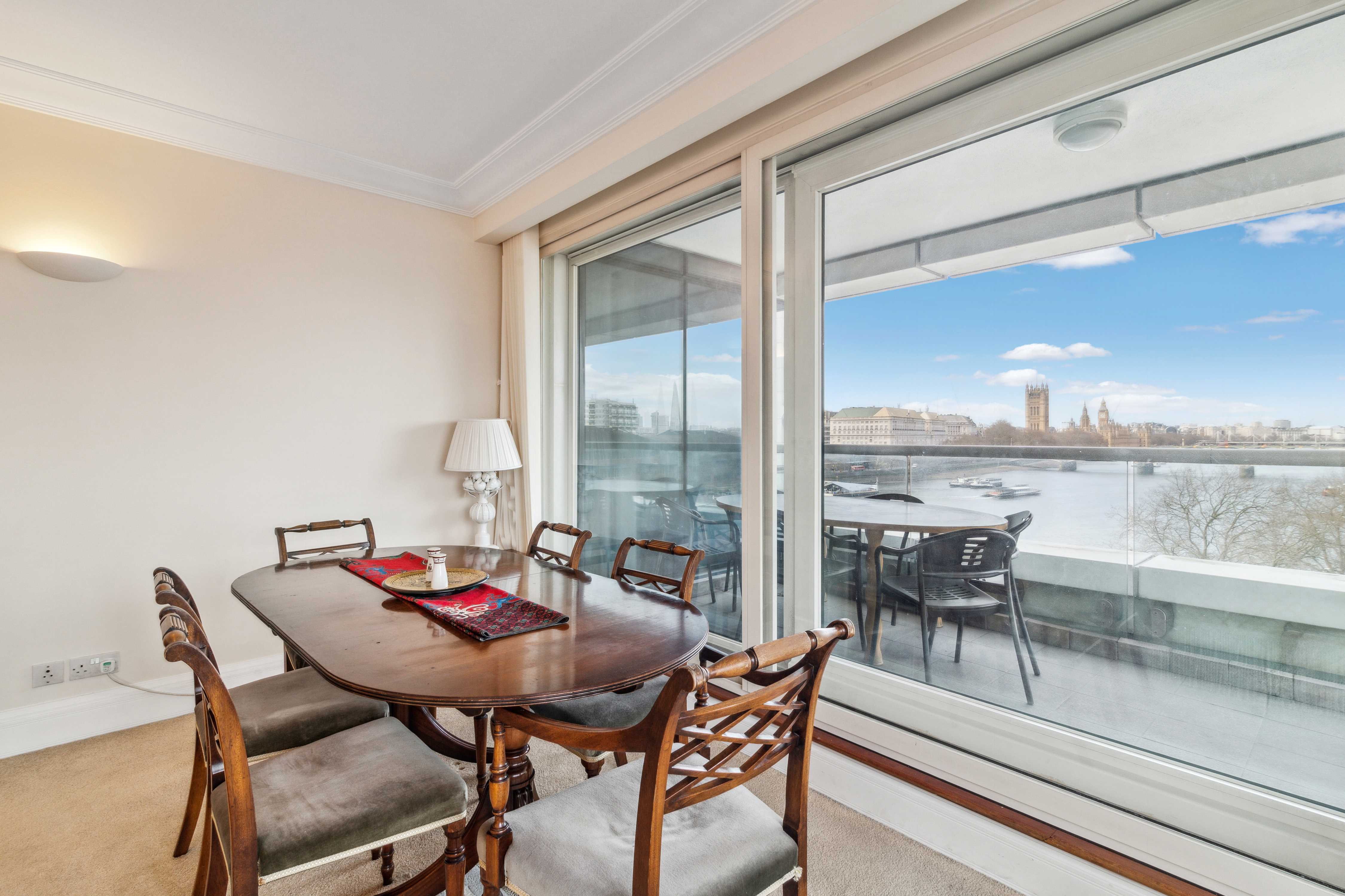 Flat 22, Peninsula Heights, 93 Albert Embankment, Vauxhall, London, SE1 7TY