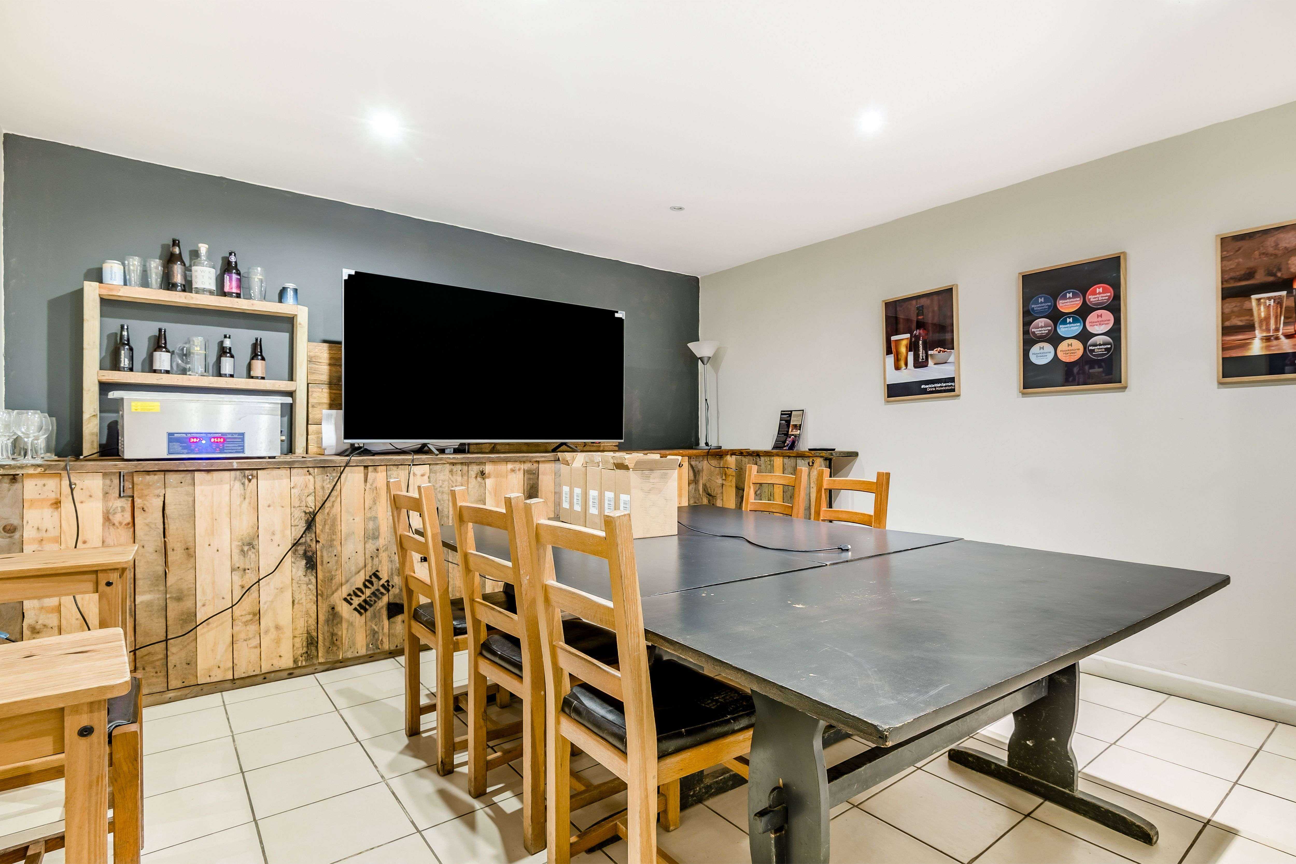College Farm, Stow Road, Bourton-on-the-Water, Gloucestershire GL54 2HN