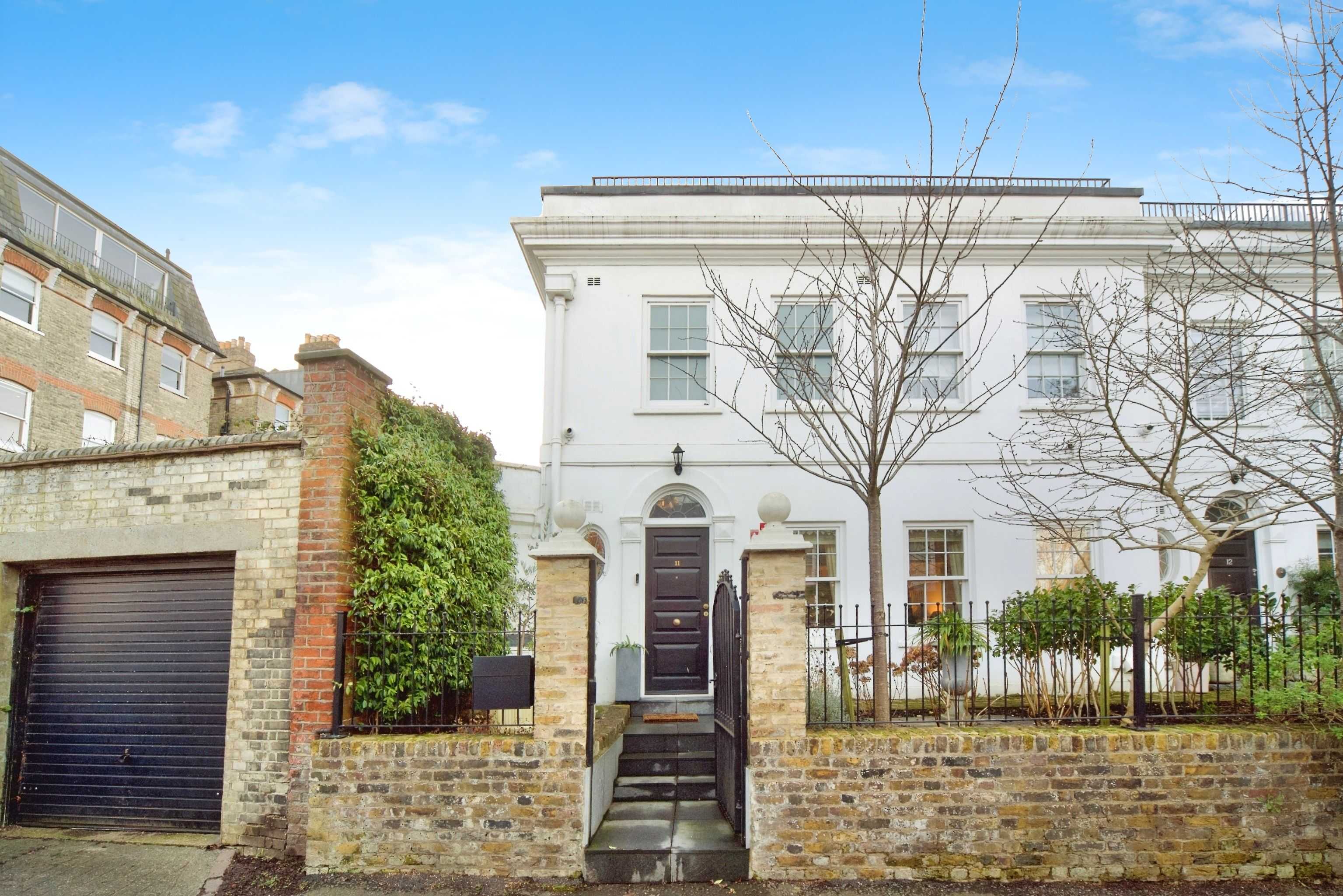 11 Squires Mount, Hampstead, London, NW3 1ED