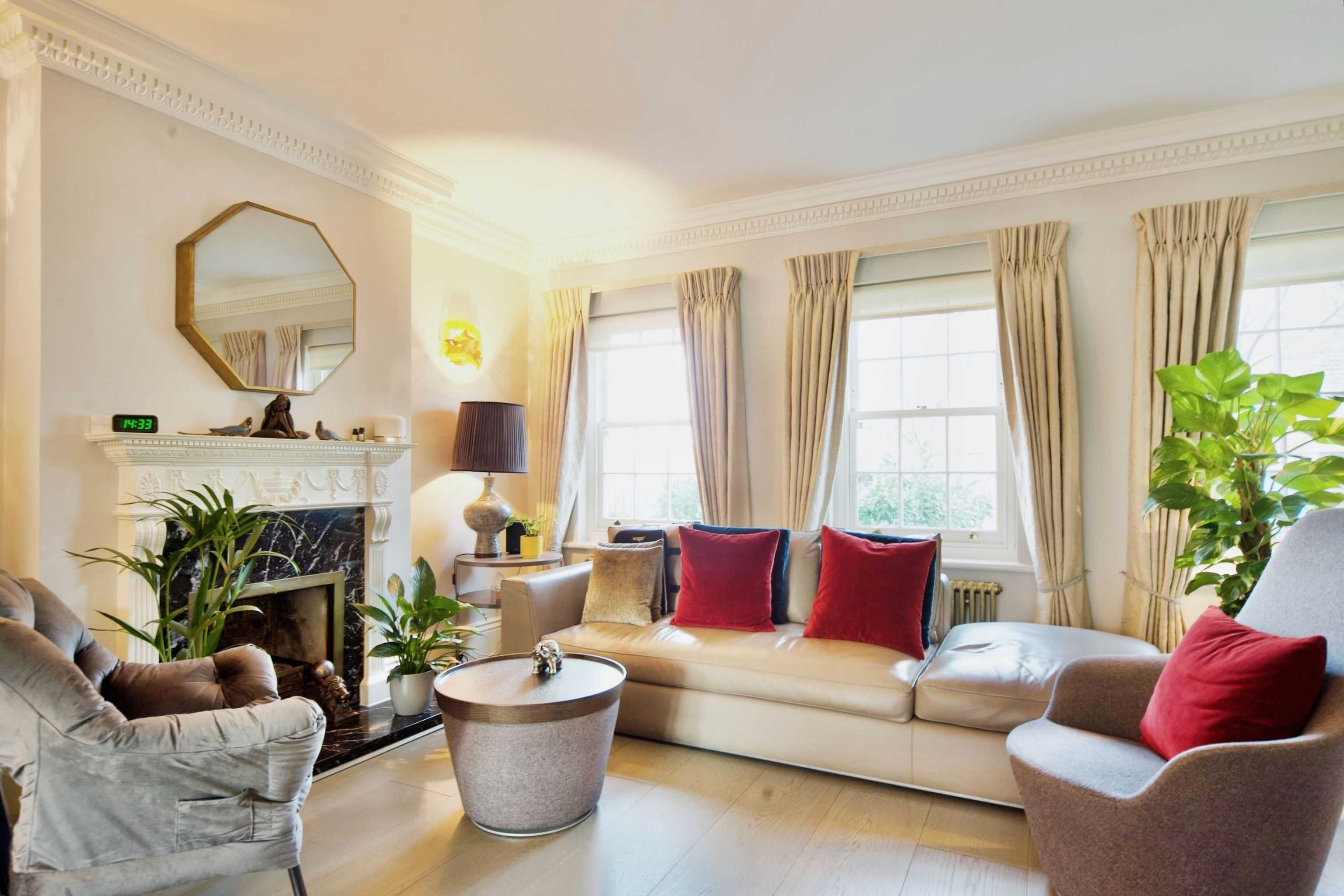 11 Squires Mount, Hampstead, London, NW3 1ED