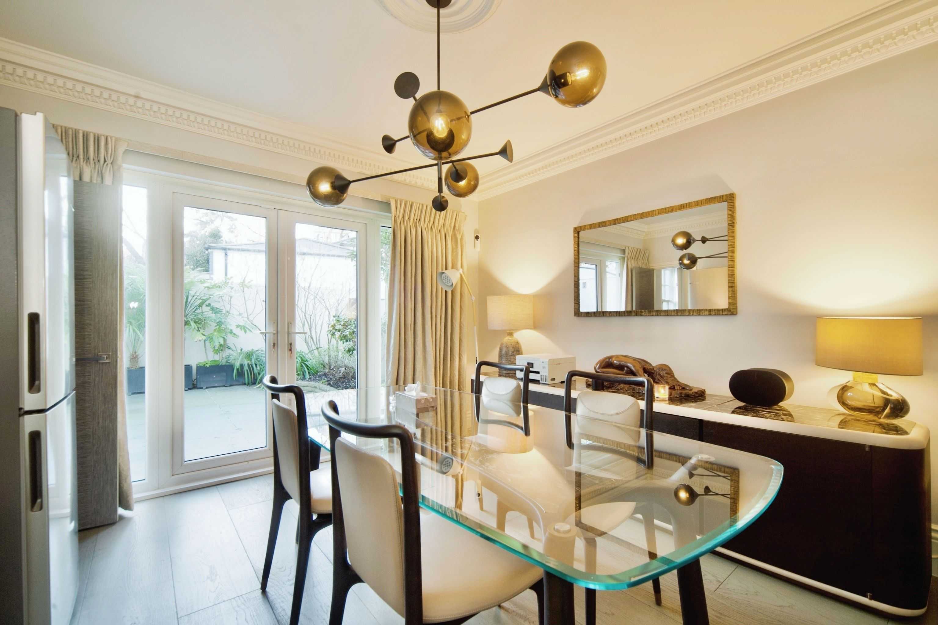 11 Squires Mount, Hampstead, London, NW3 1ED