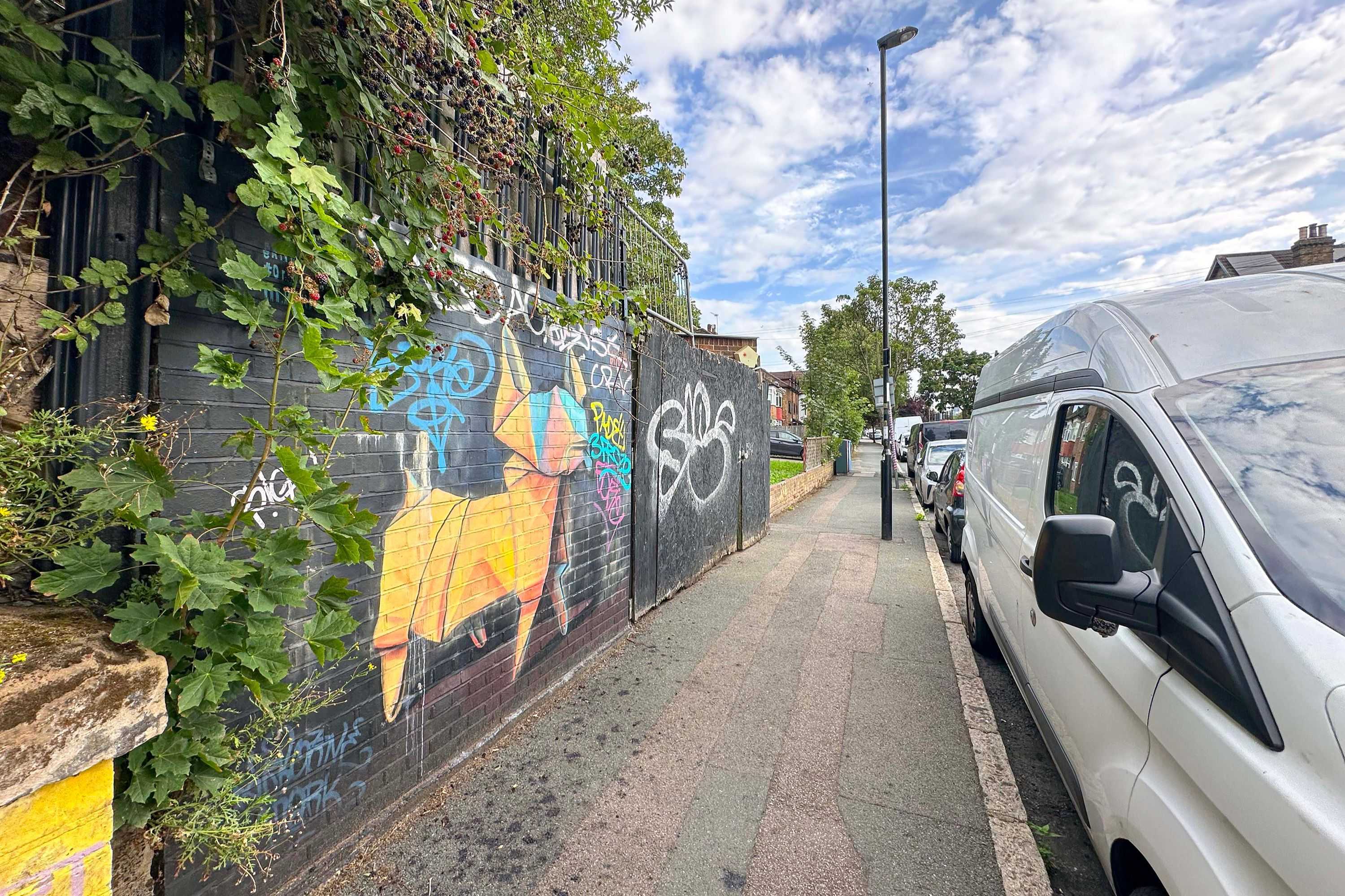 Lock up premises and land, Dagnall Park, Selhurst, London, SE25 6NS