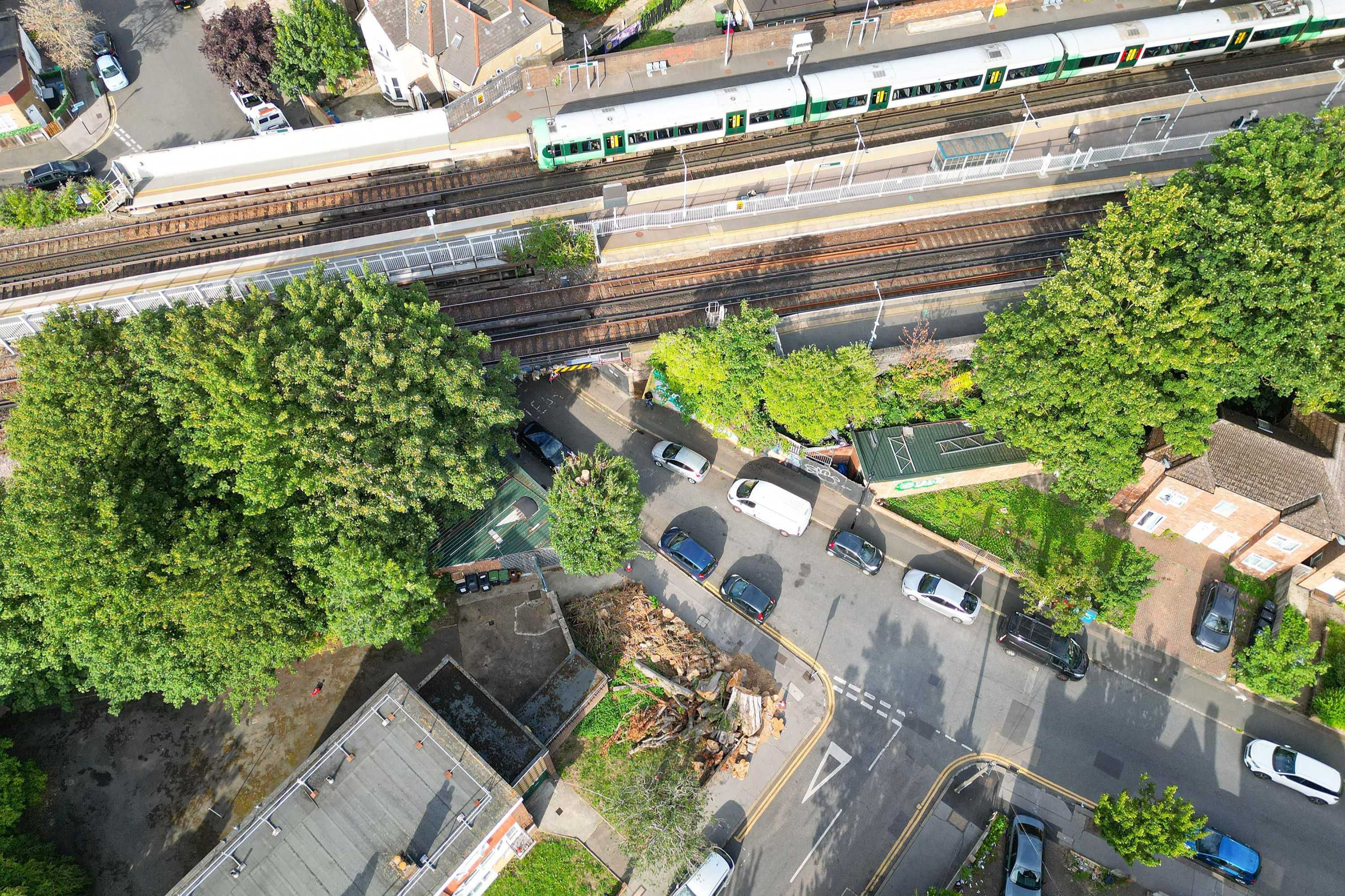 Lock up premises and land, Dagnall Park, Selhurst, London, SE25 6NS