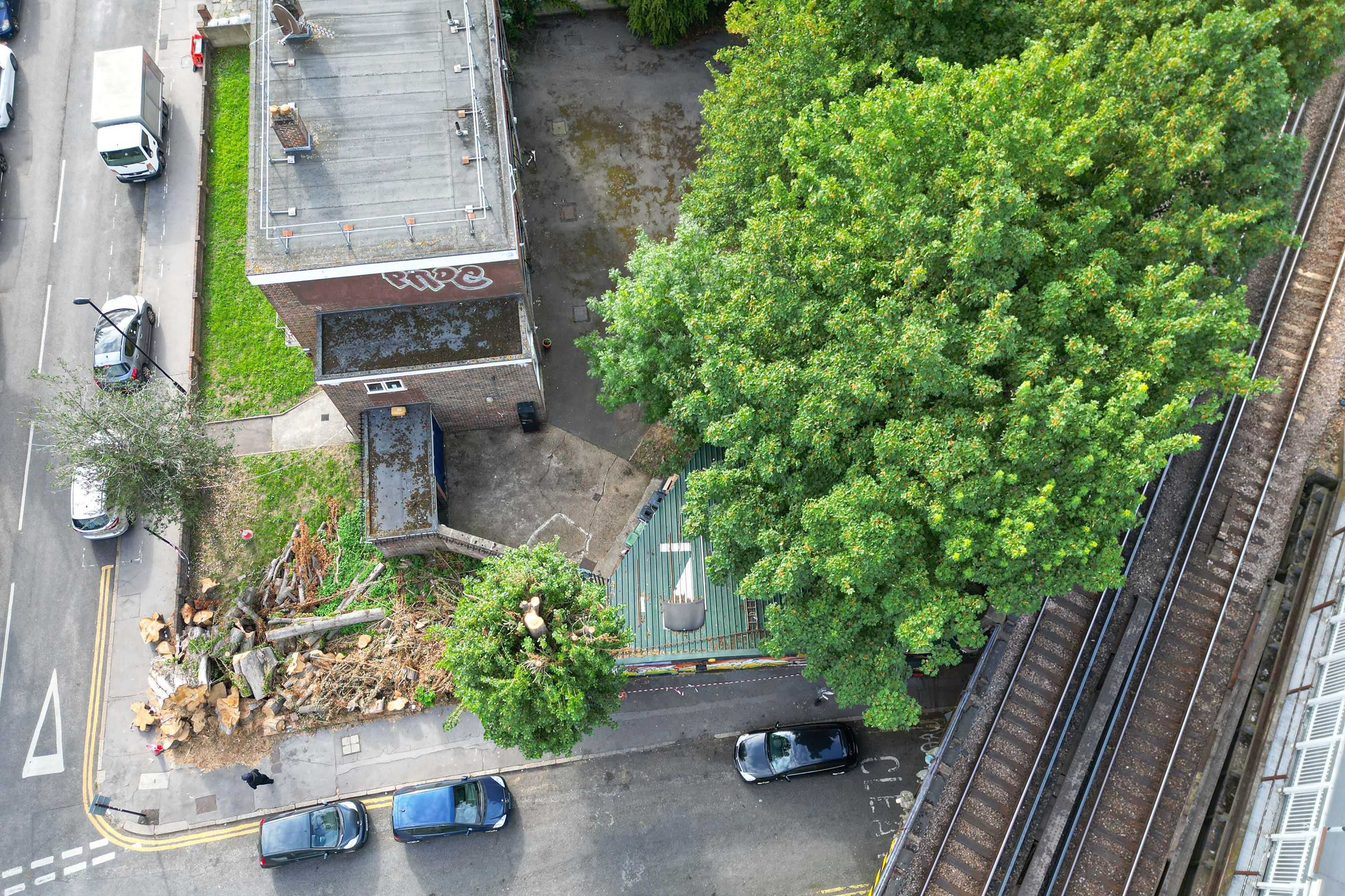 Lock up premises and land, Dagnall Park, Selhurst, London, SE25 6NS