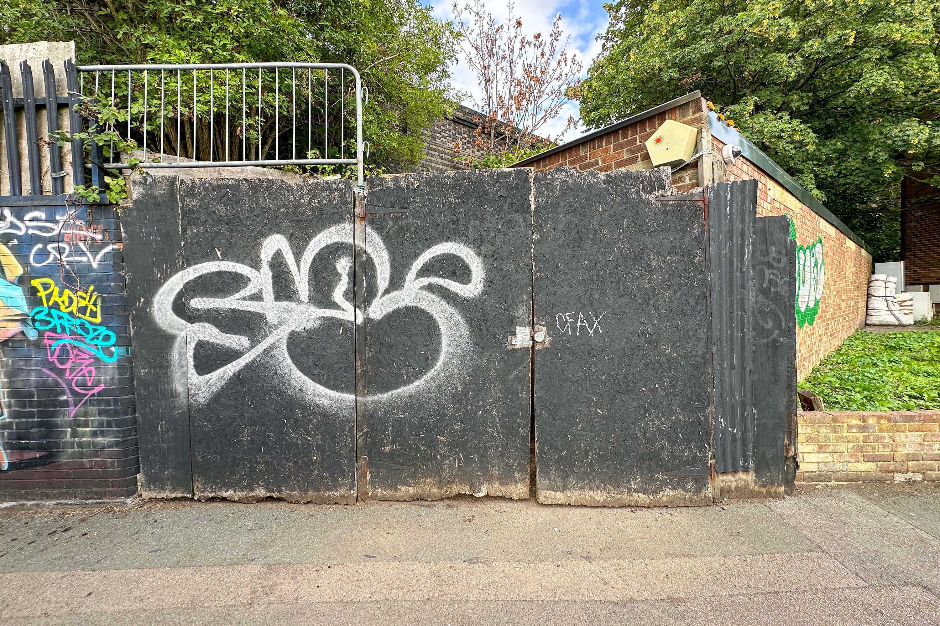 Lock up premises and land, Dagnall Park, Selhurst, London, SE25 6NS