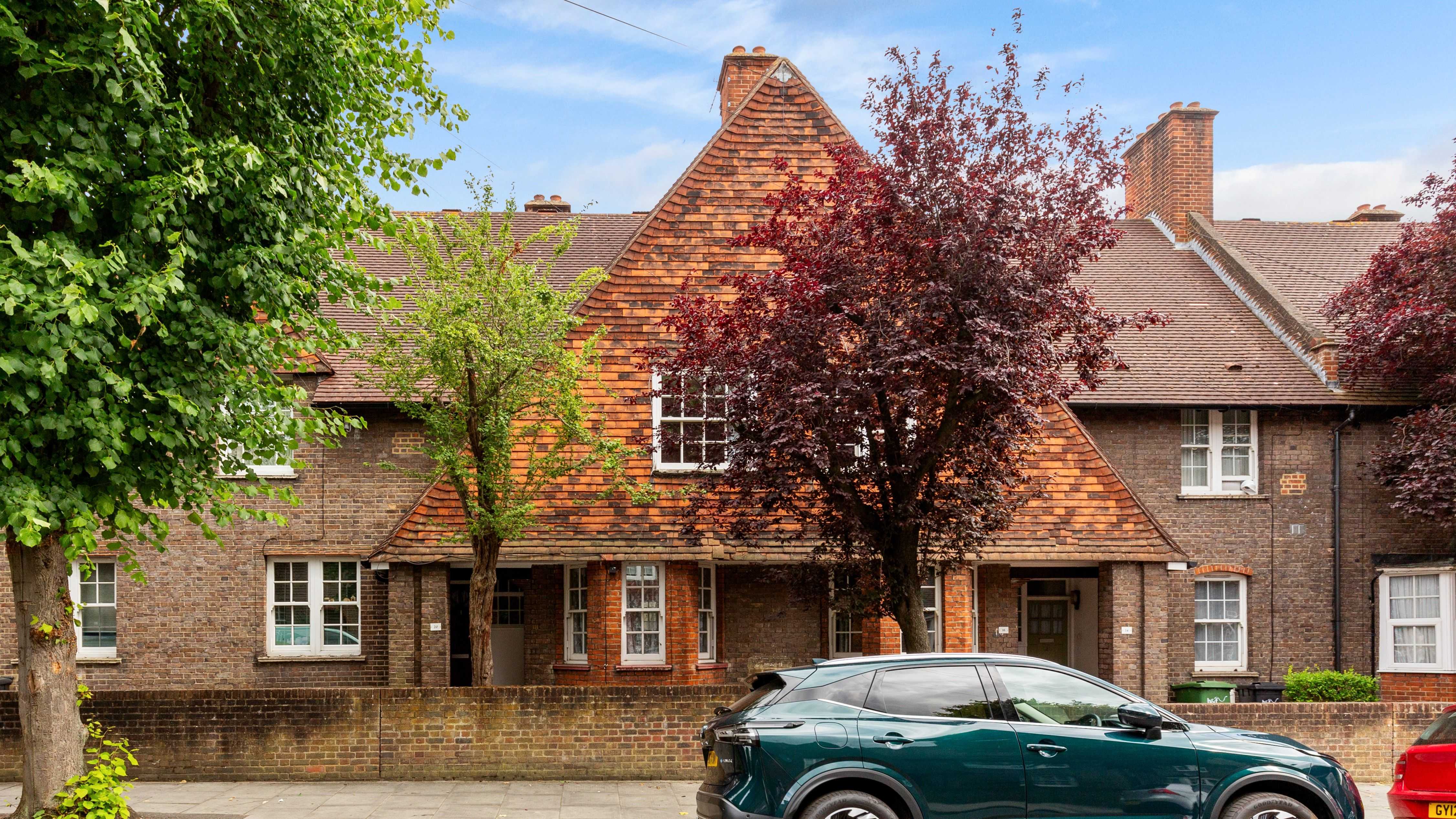 18 Erconwald Street, Acton, London, W12 0BS