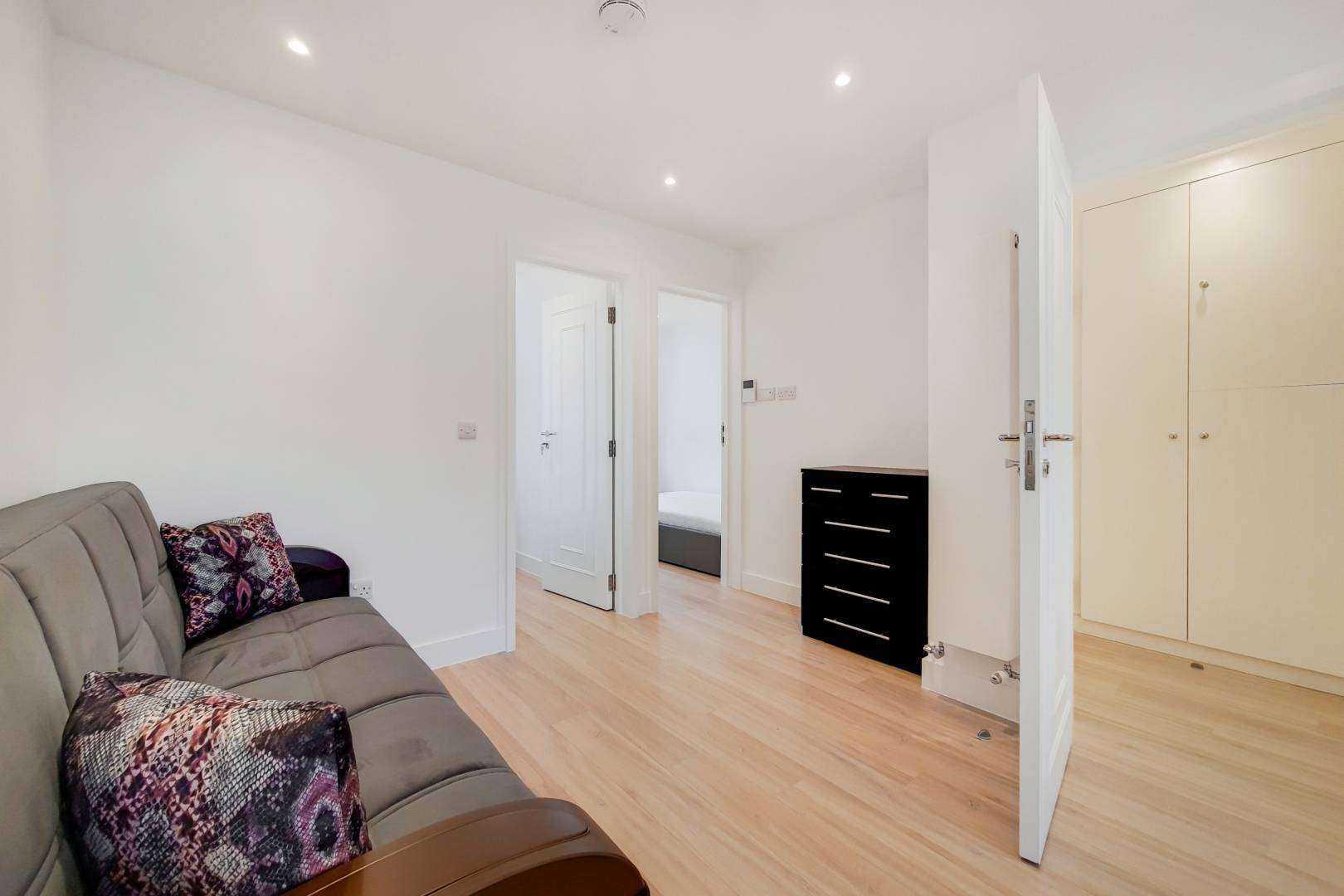 365 Edgware Road, London W2 1BS