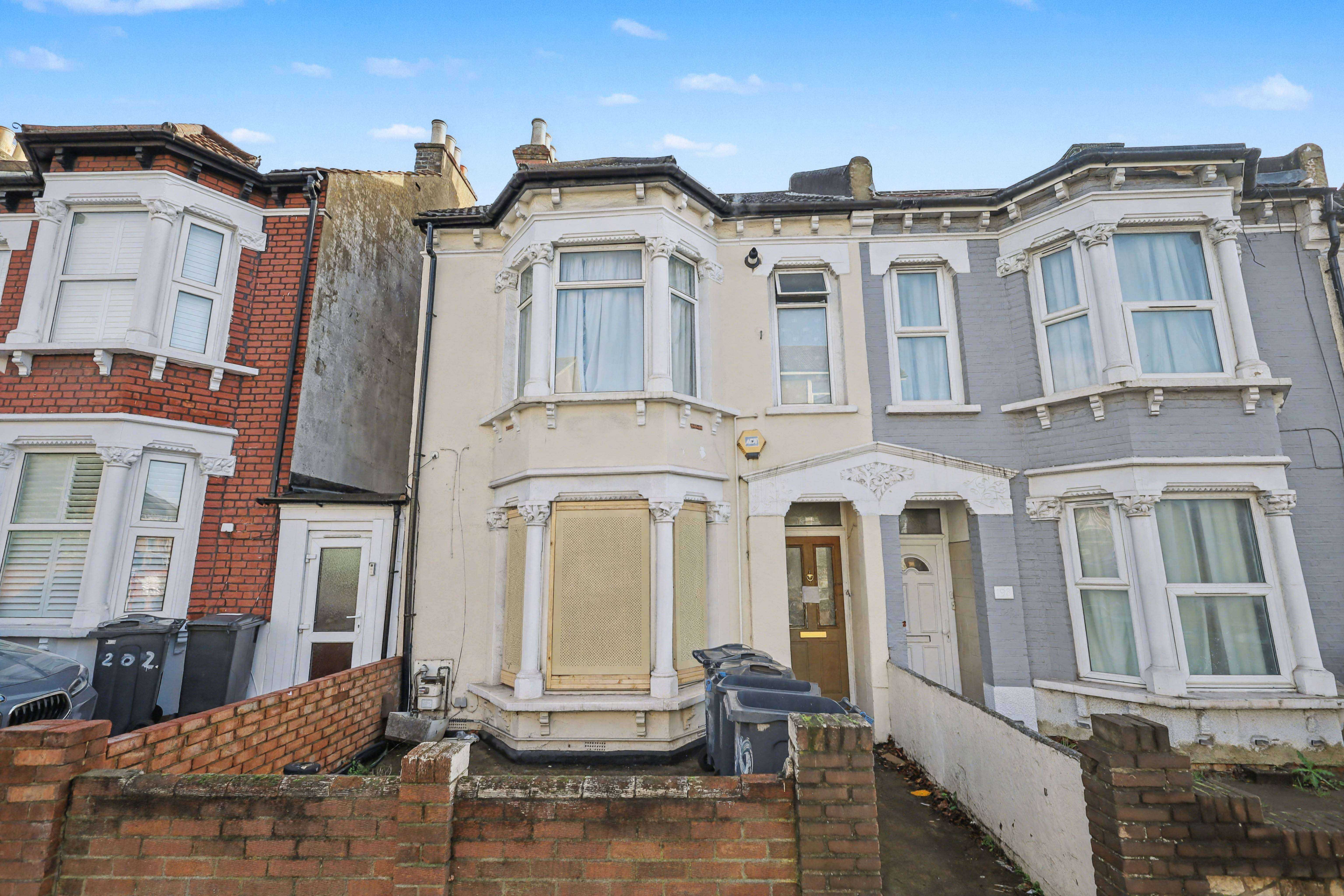 200 Whitehorse Lane, South Norwood, London SE25 6UX