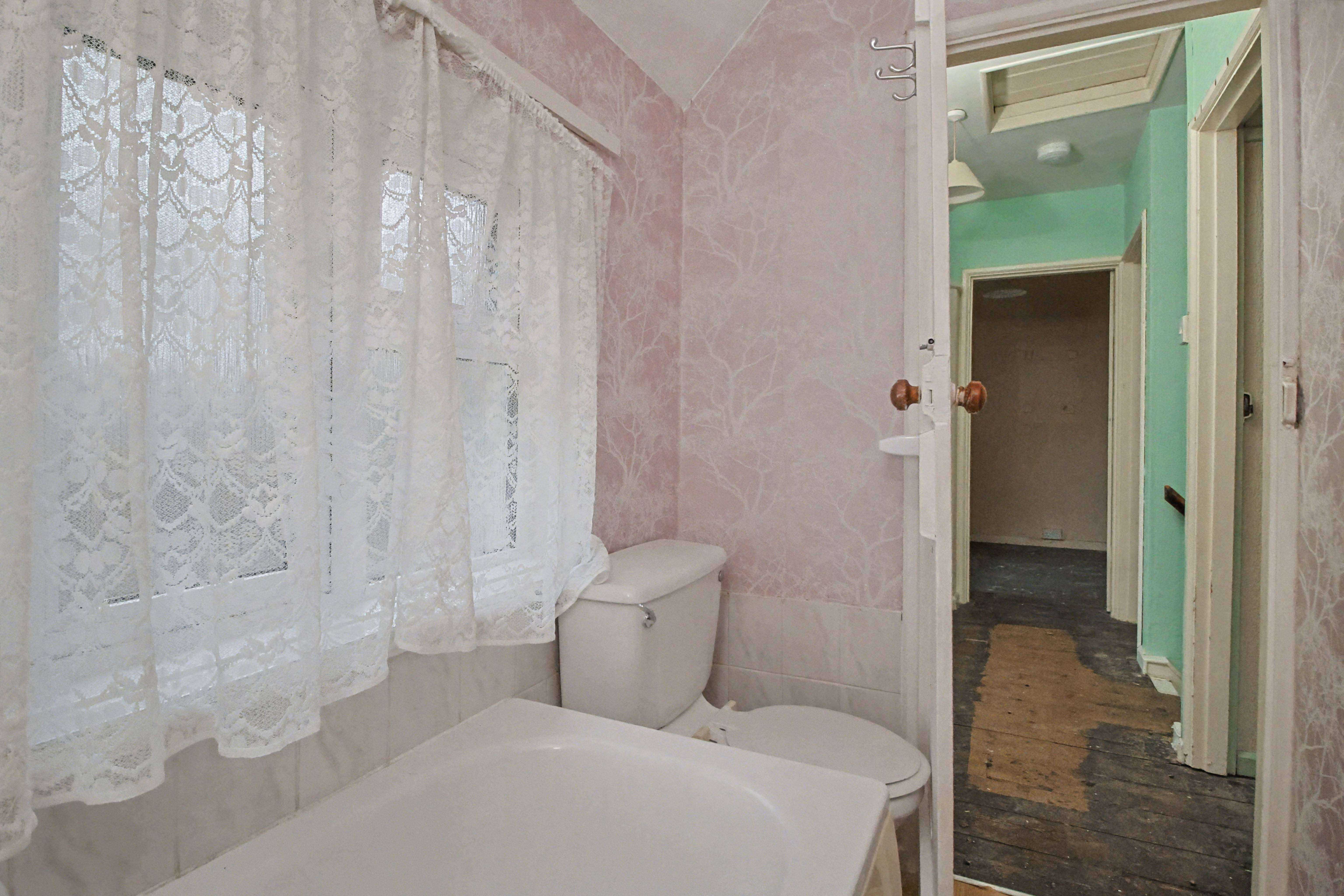 2 The Crescent, Pewsey, Wiltshire, SN9 5DP