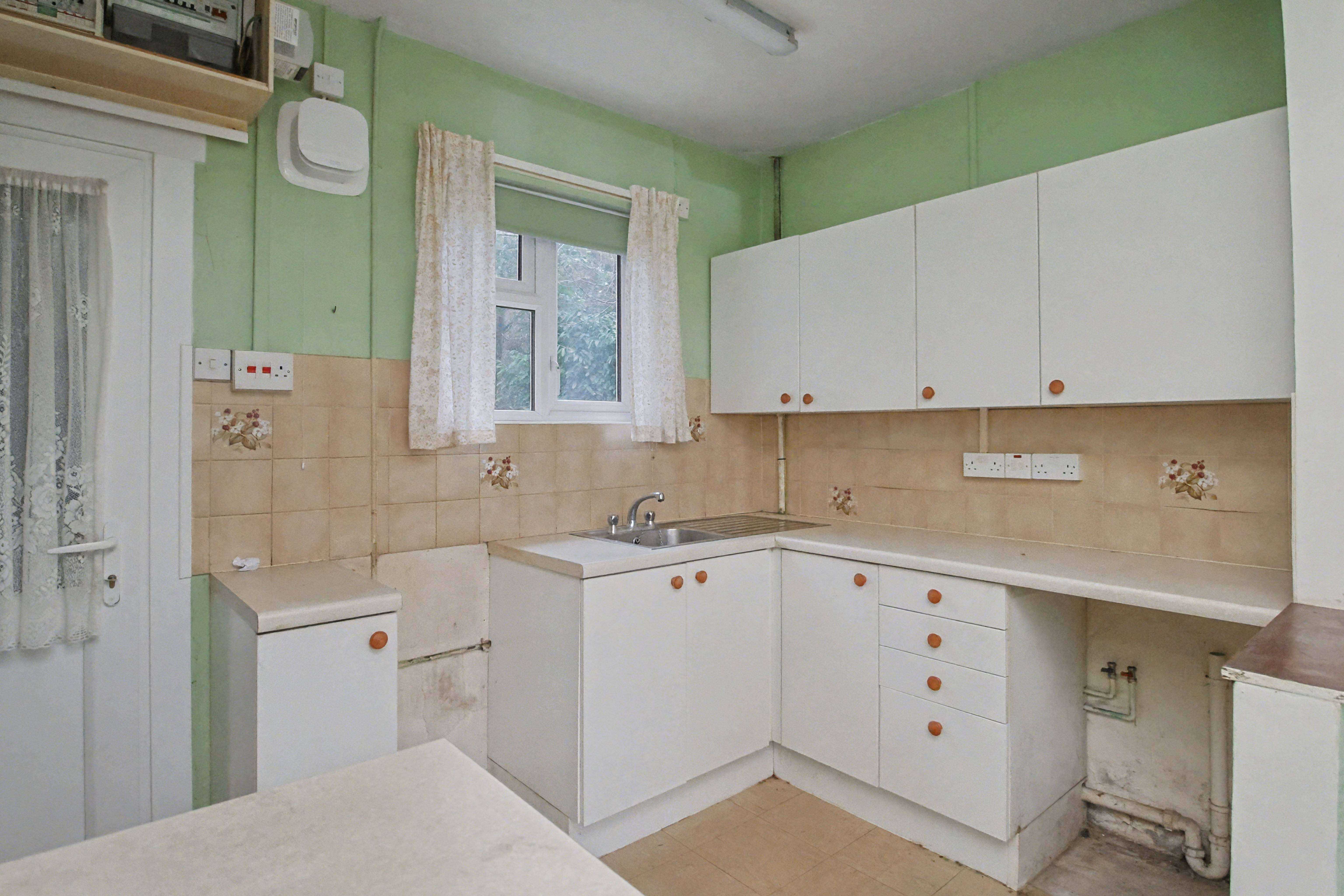 2 The Crescent, Pewsey, Wiltshire, SN9 5DP