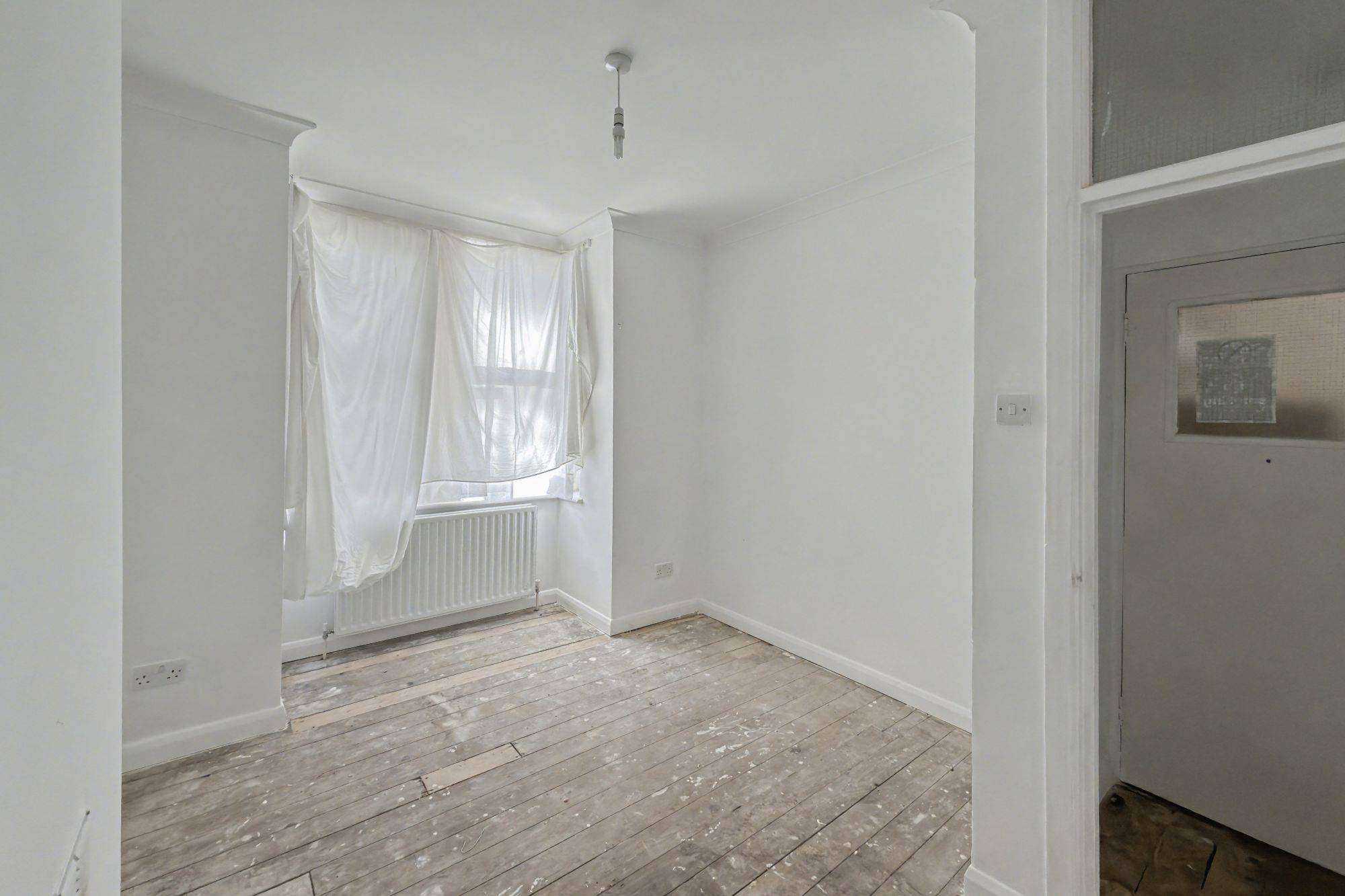 Ground Floor Flat, 18 Bingley Road, London, E16 3JR