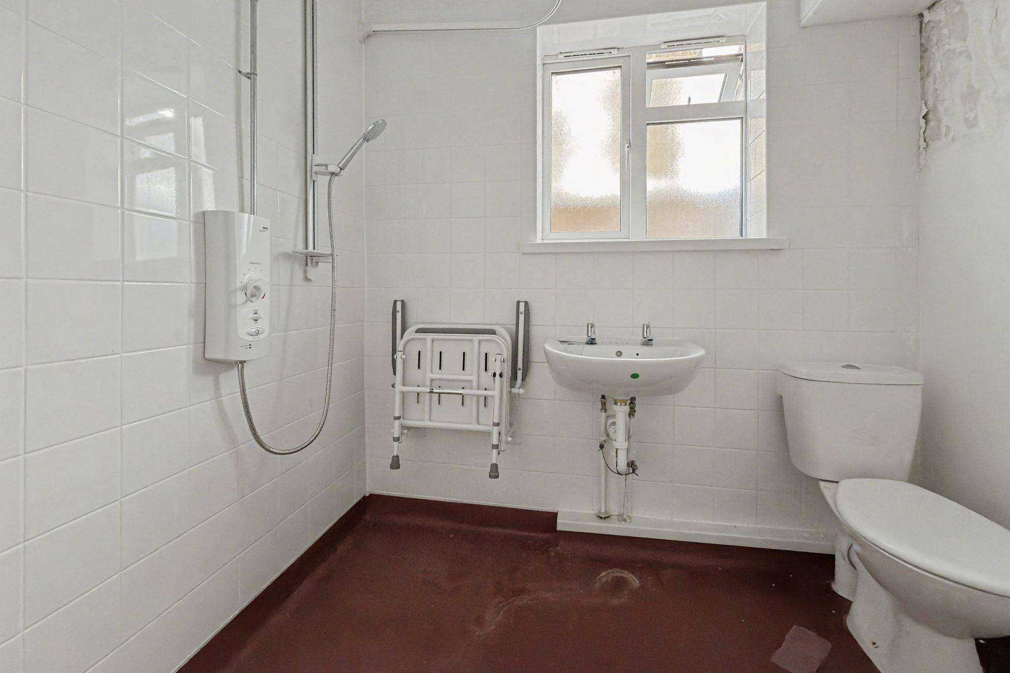 Ground Floor Flat, 18 Bingley Road, London, E16 3JR