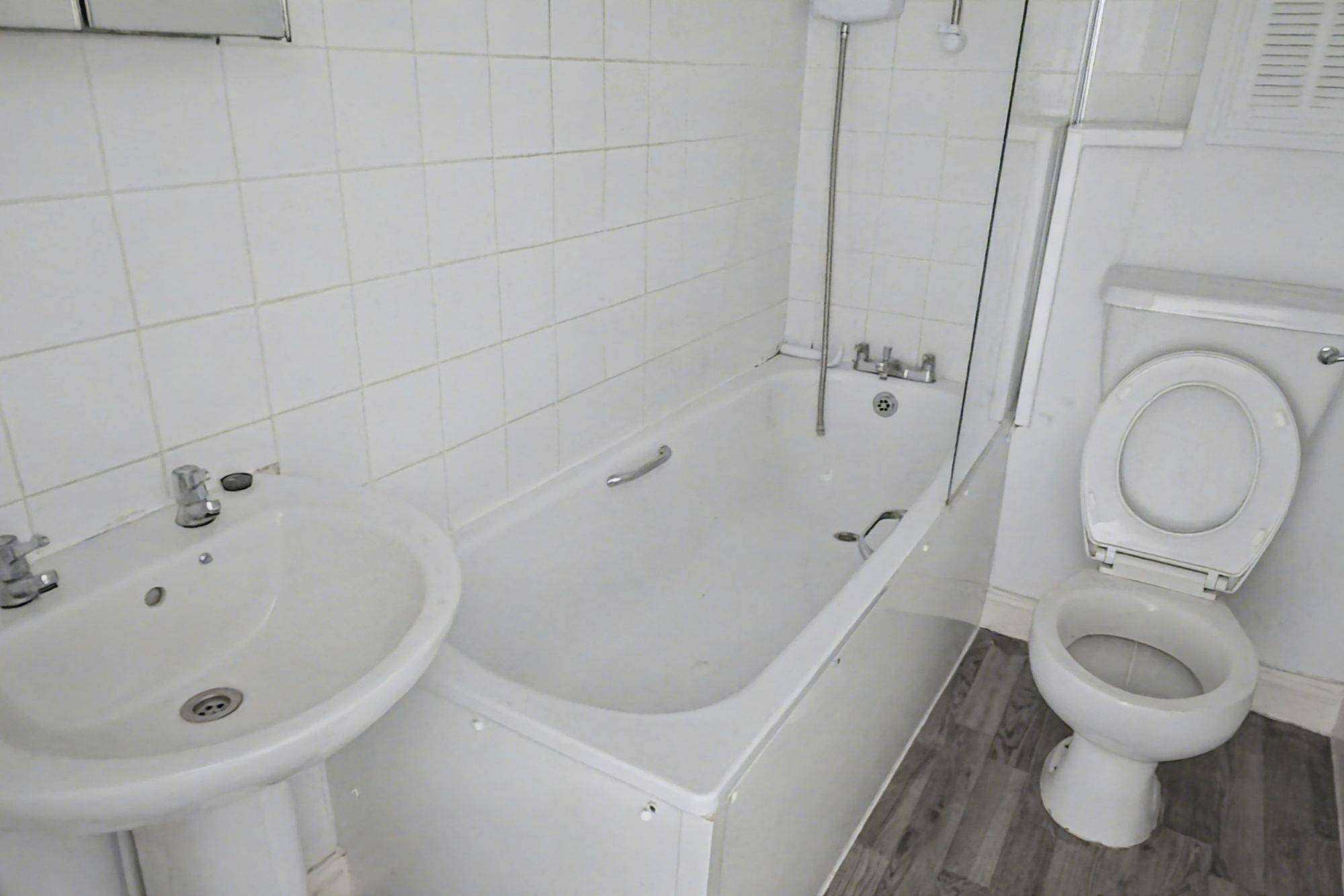 Flat C, 21 St Stephens Gardens, Notting Hill, London W2 5QU