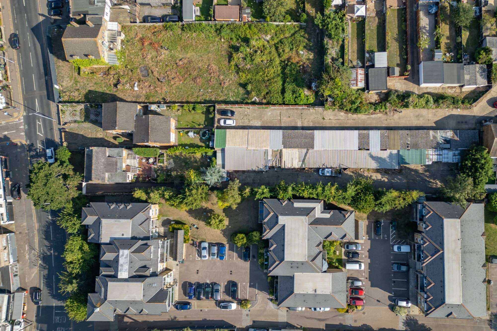 Land and garages rear of 10 Chingford Mount Road, London E4 9AB