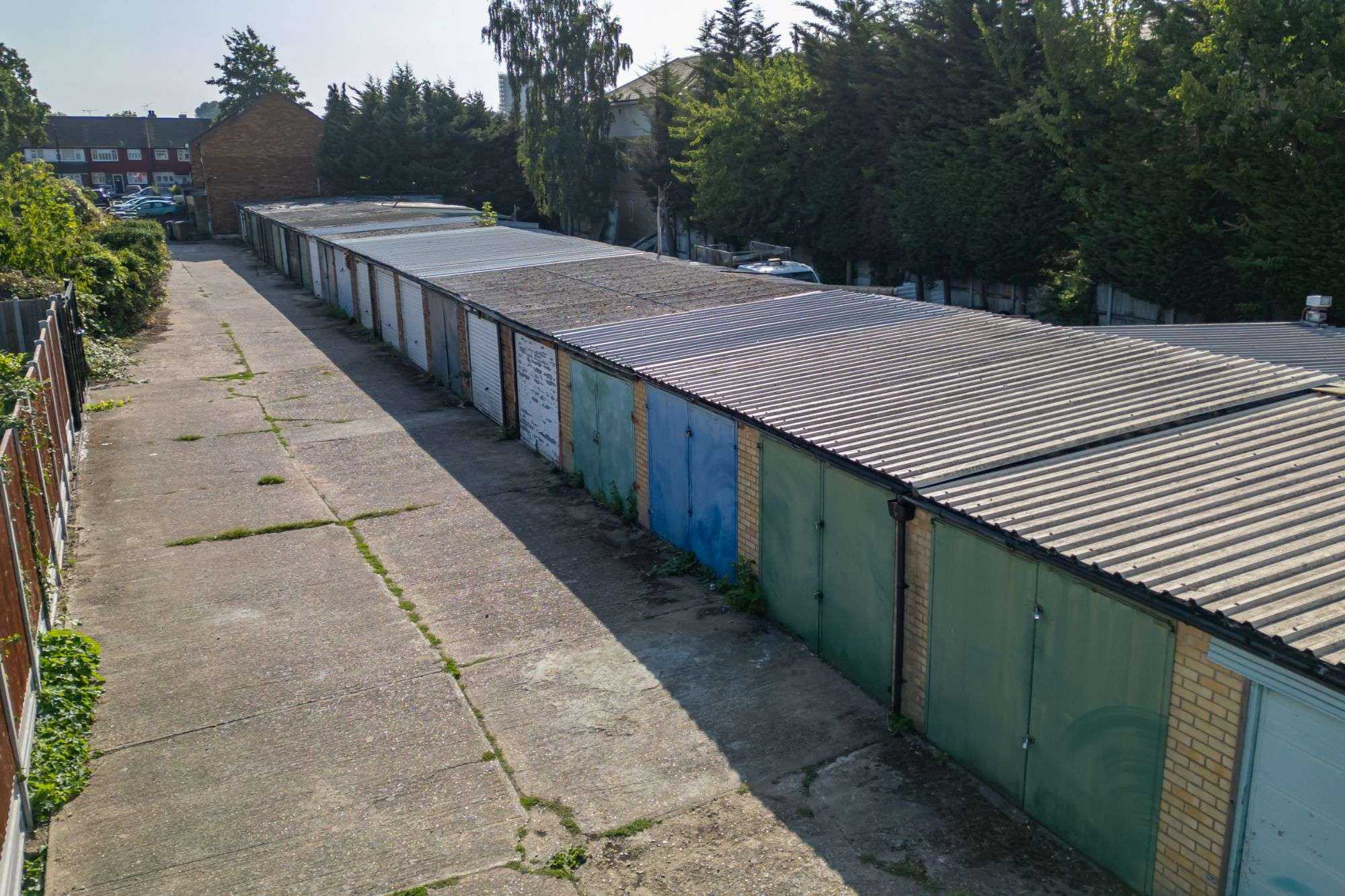 Land and garages rear of 10 Chingford Mount Road, London E4 9AB