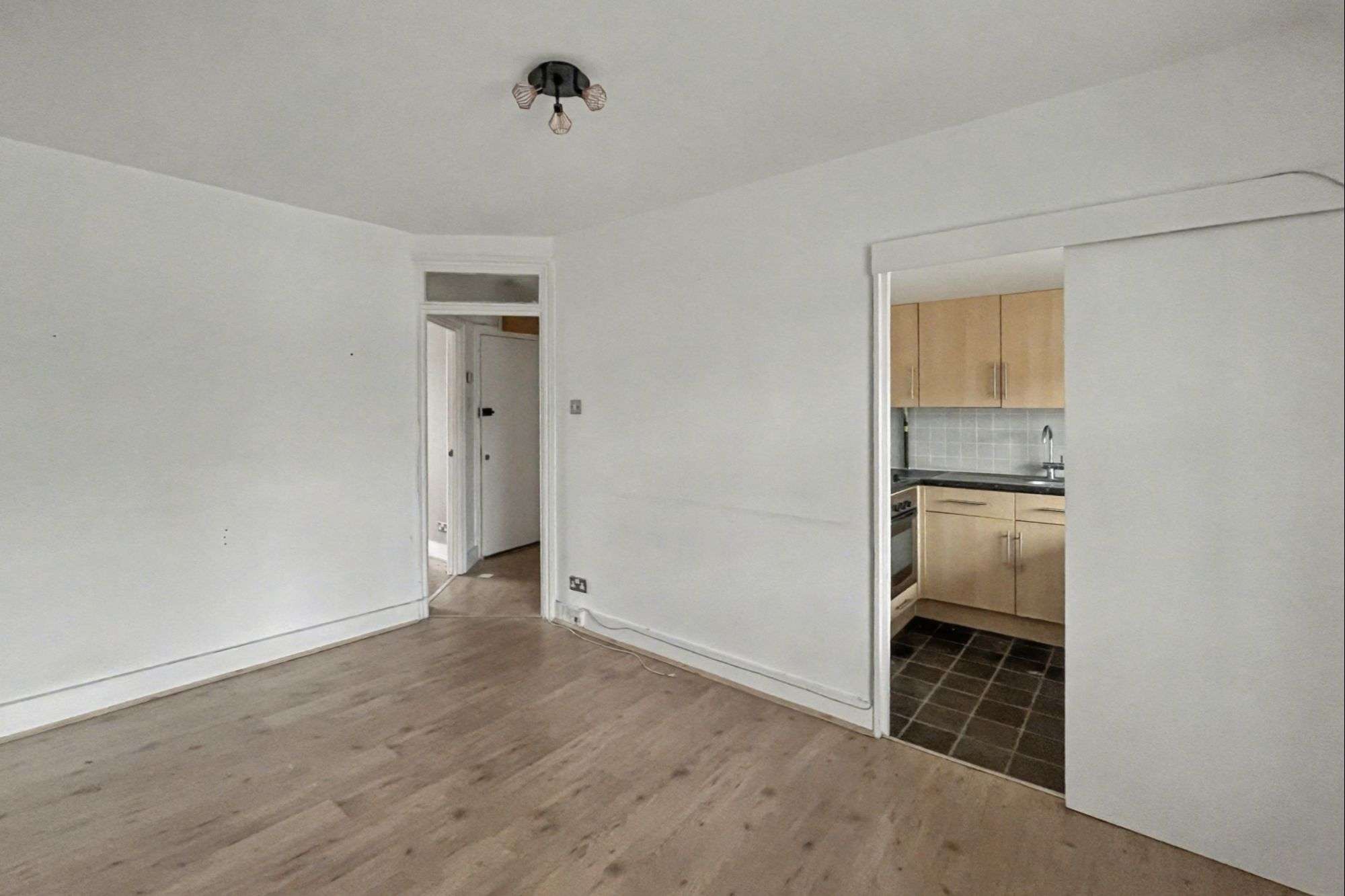 50c Cathnor Road, Shepherds Bush, London W12 9JA