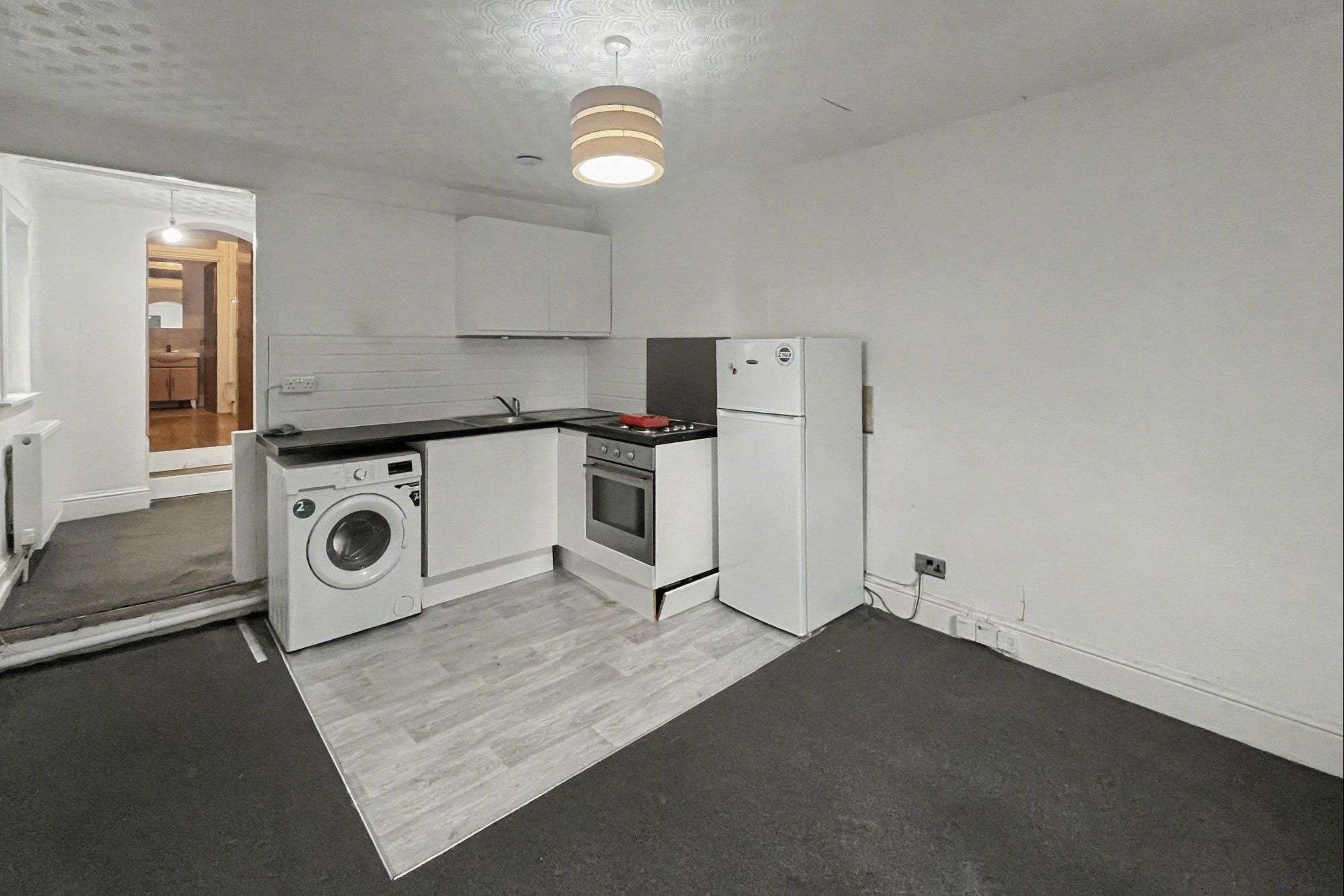 Flat 2, 7 Dunheved Road South Thornton Heath CR7 6AD