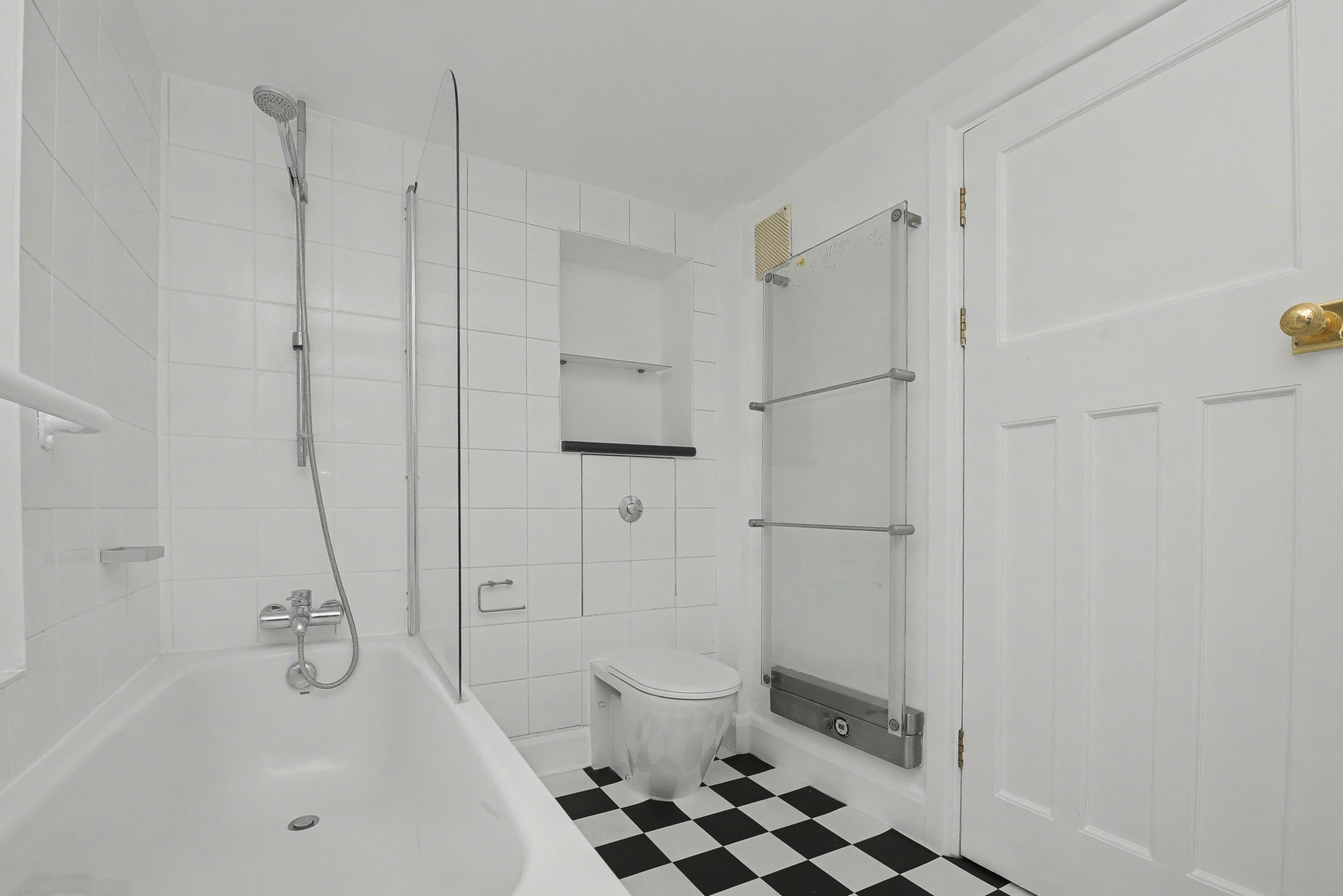 Flat 1, 7A Caledonian Road, Islington, London N1 9DX