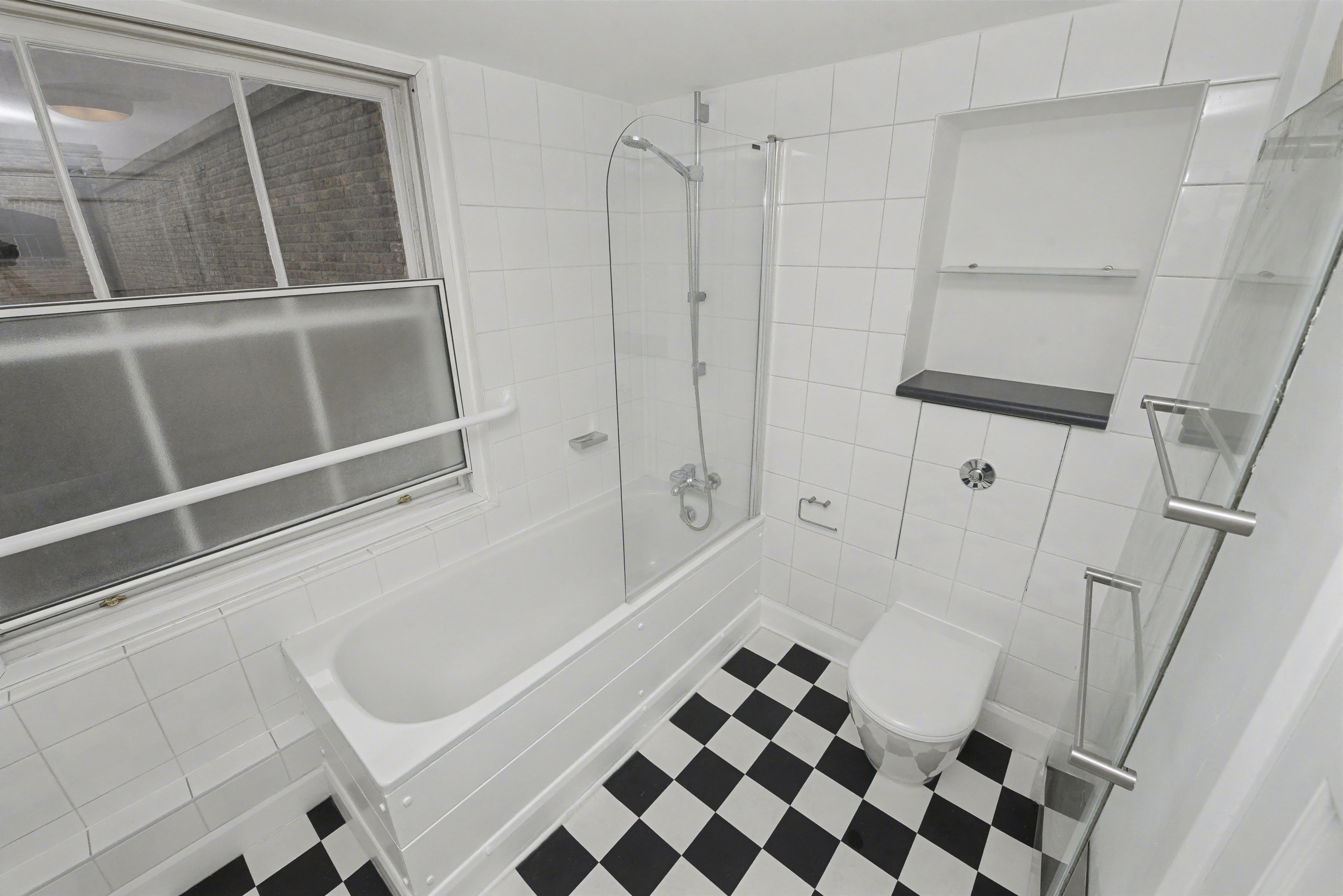 Flat 1, 7A Caledonian Road, Islington, London N1 9DX