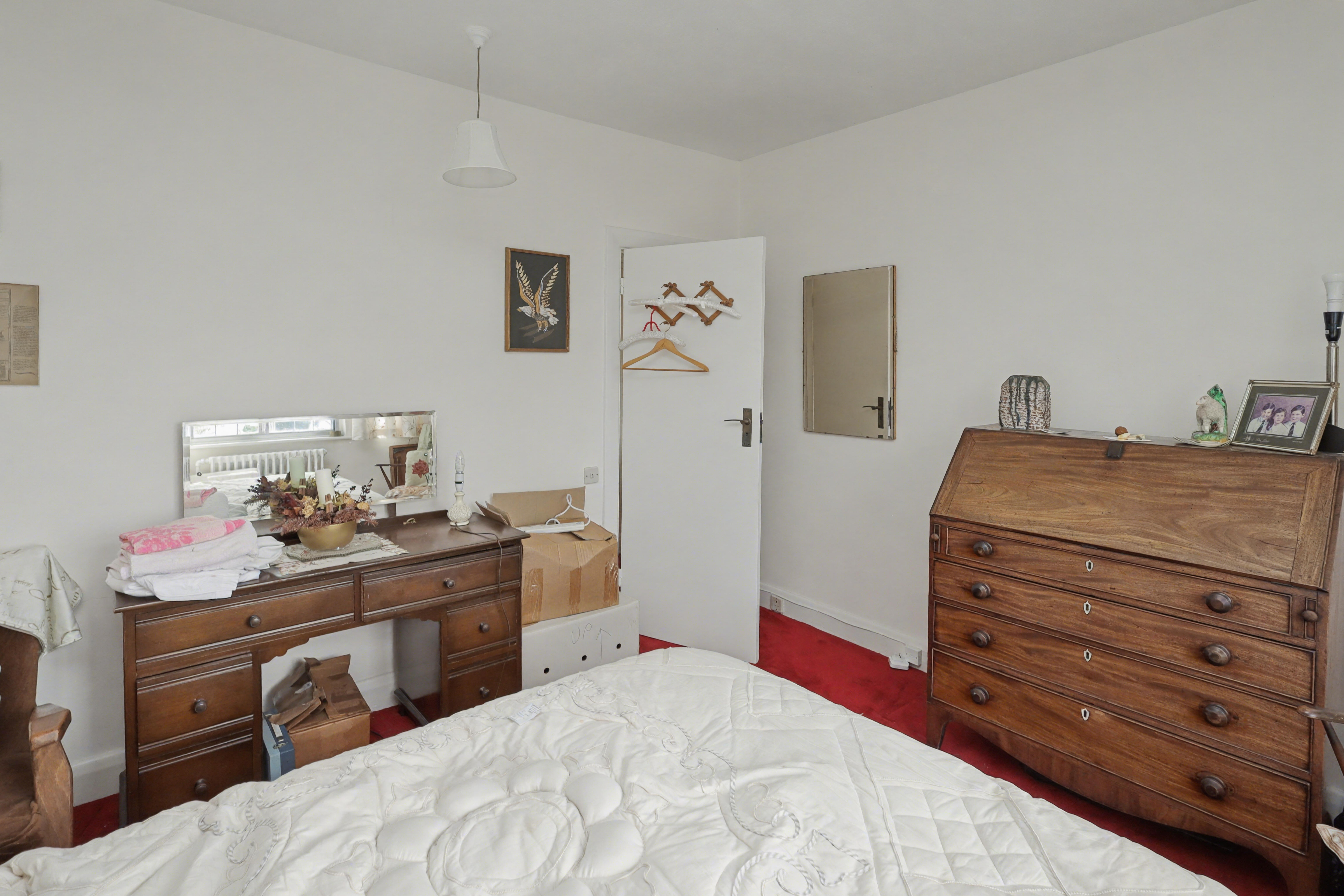 48 Clay Hill, Enfield, EN2 9AW