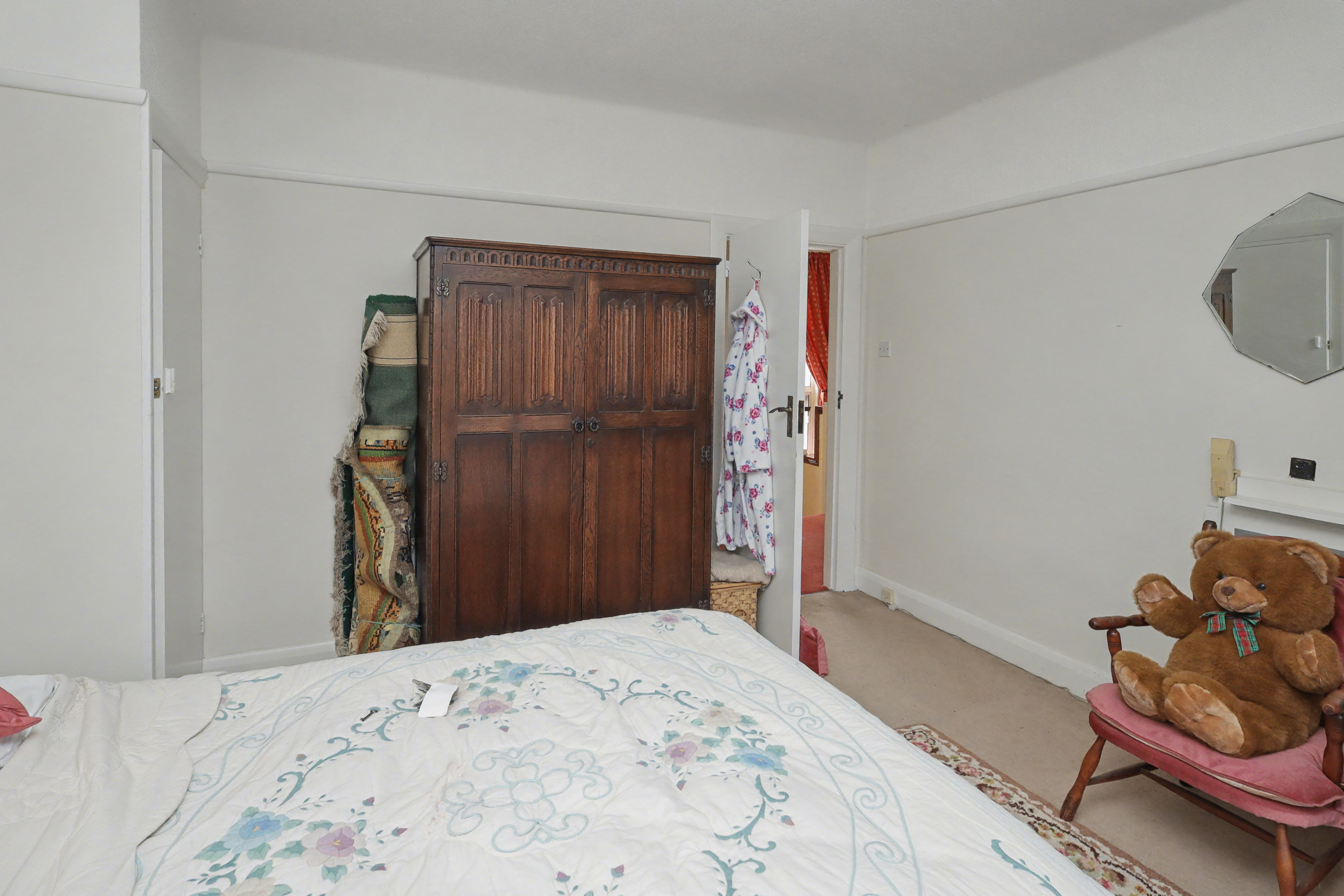 48 Clay Hill, Enfield, EN2 9AW