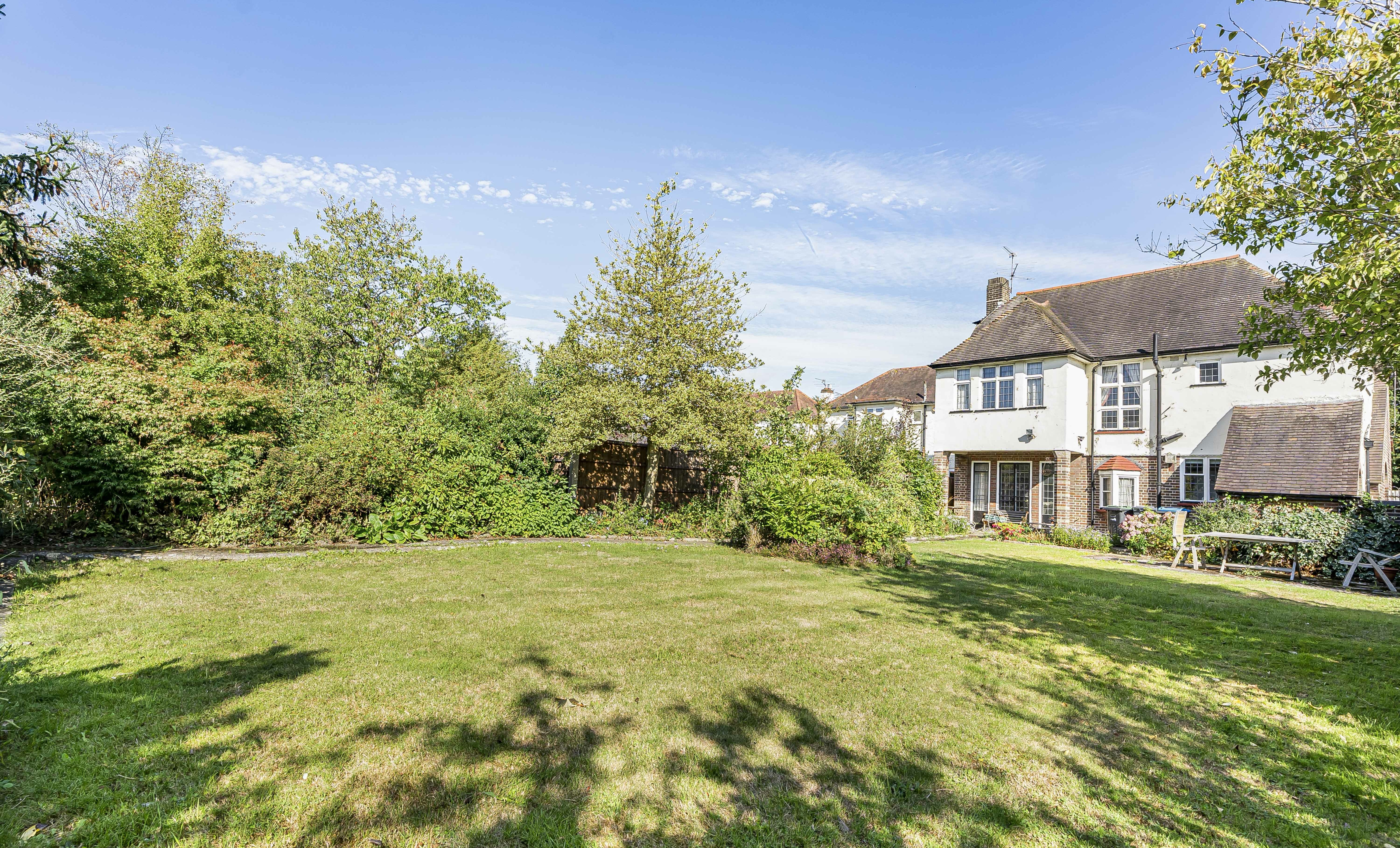 48 Clay Hill, Enfield, EN2 9AW