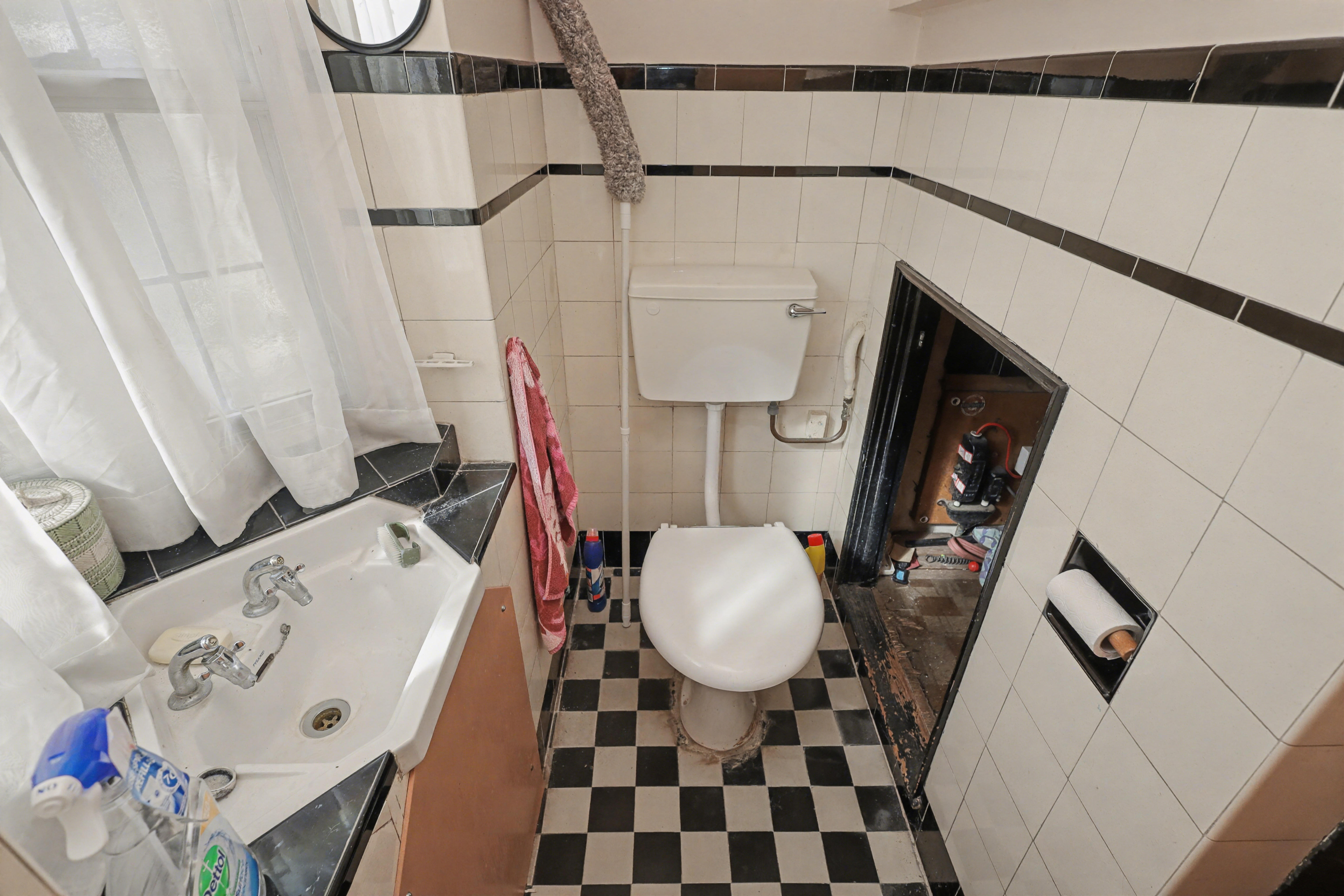 48 Clay Hill, Enfield, EN2 9AW