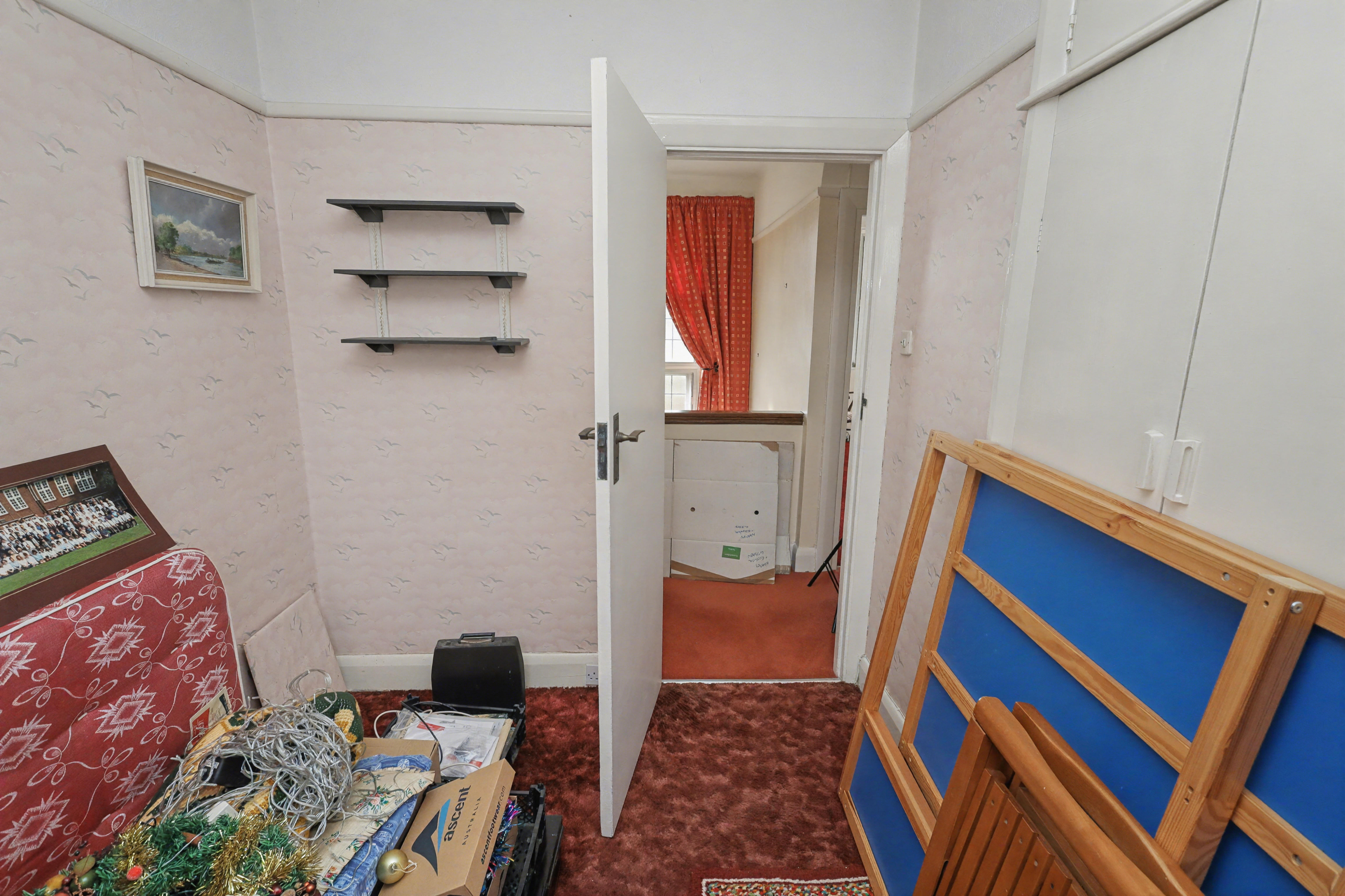 48 Clay Hill, Enfield, EN2 9AW