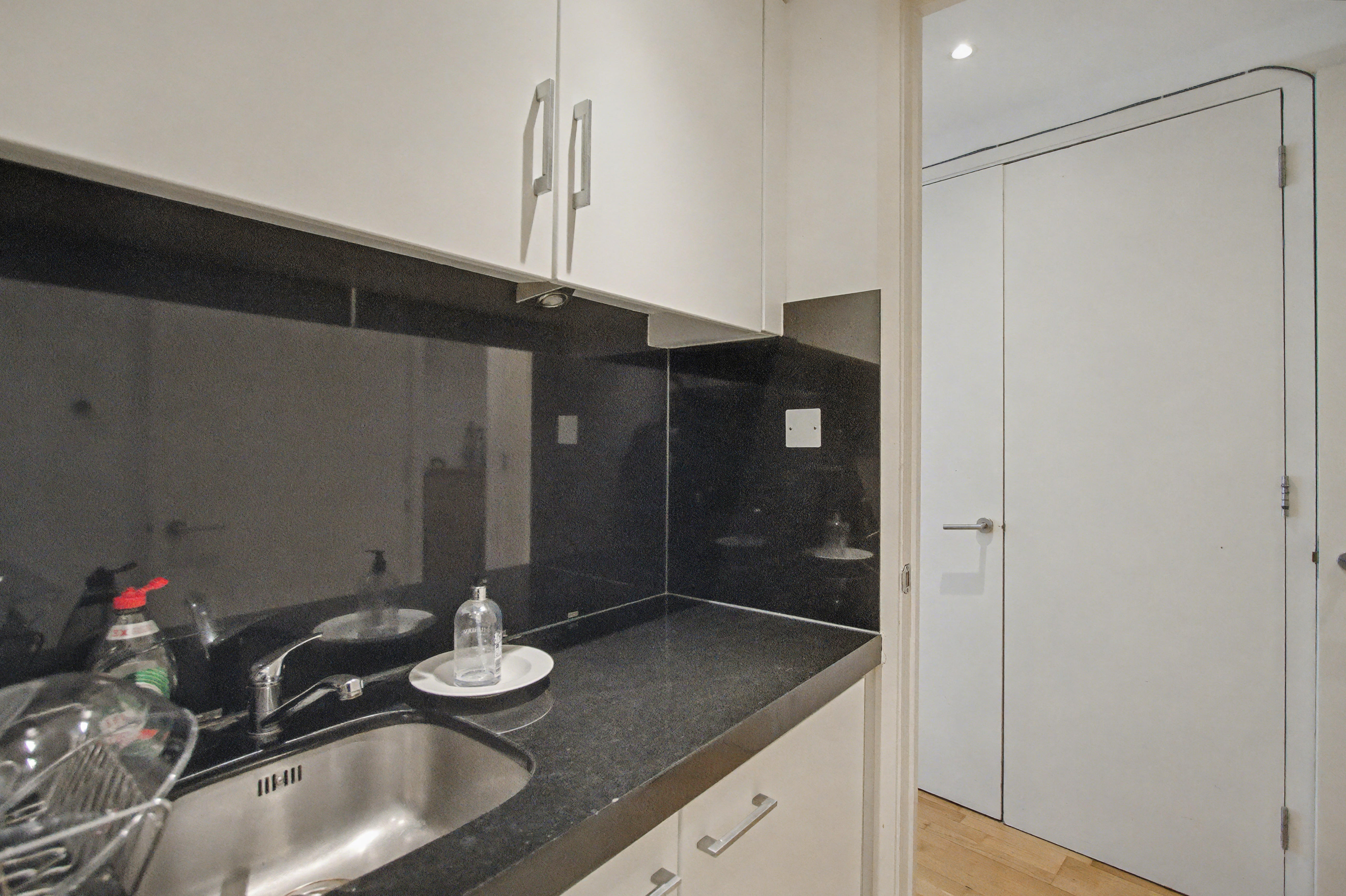 524 New Providence Wharf, 1 Fairmont Avenue, Canary Wharf, London, E14 9PL