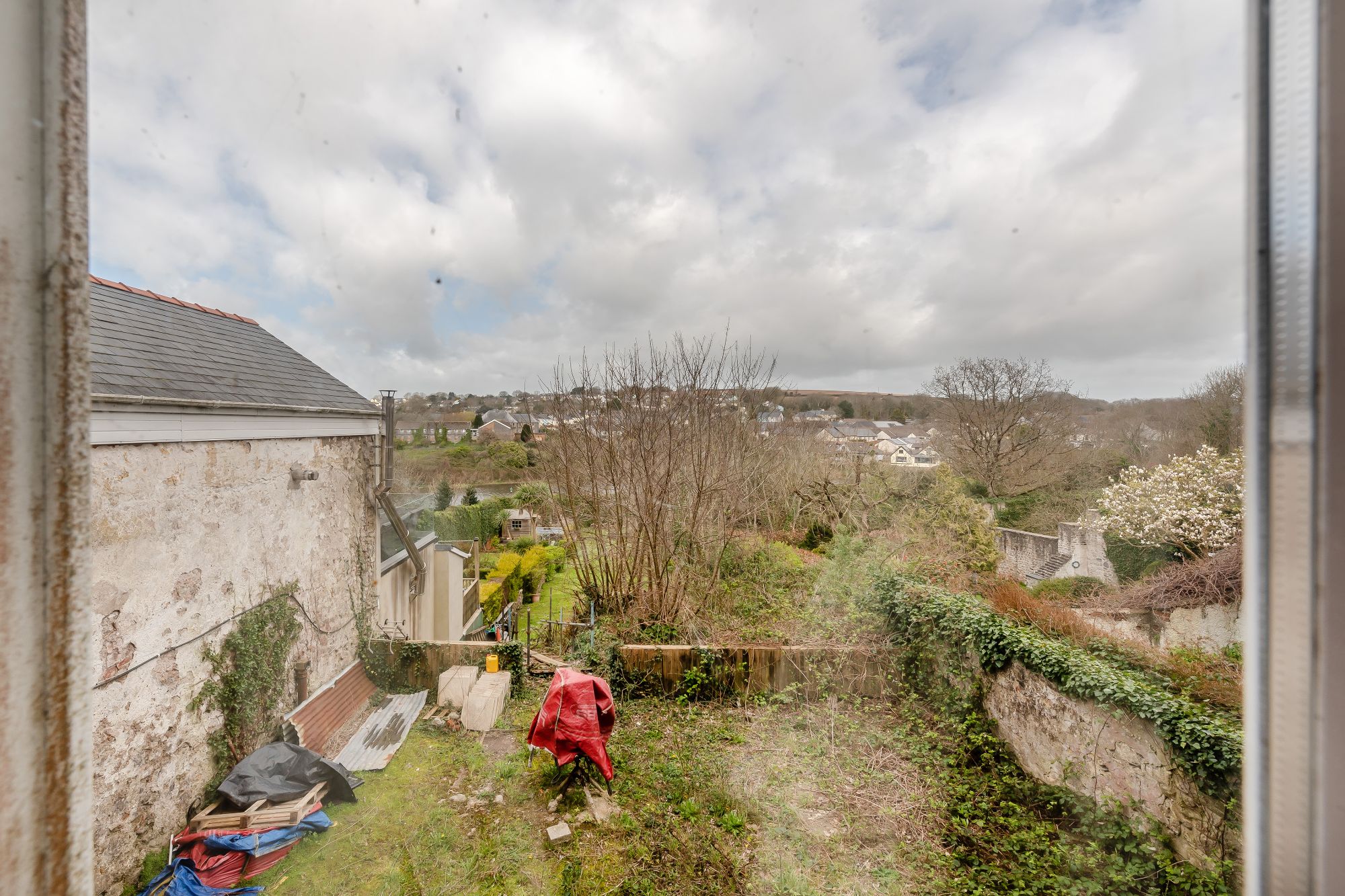 Pembroke & Castlemartin Social Club, Tenby House, Main St, Pembroke, SA71 4HH