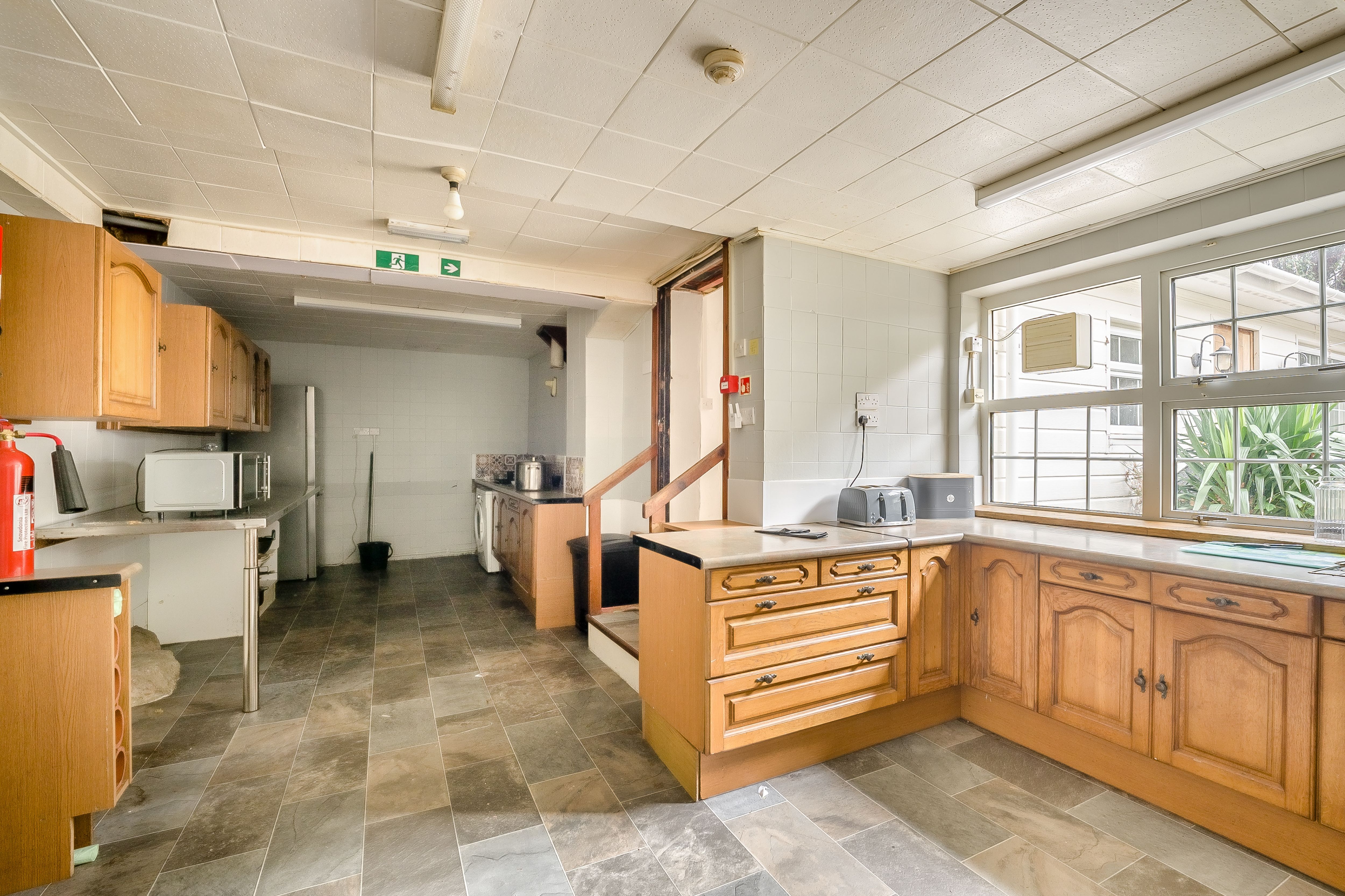 Panteinion Hall, Ffordd Panteinion, Friog, Fairbourne, Gwynedd, LL38 2TJ