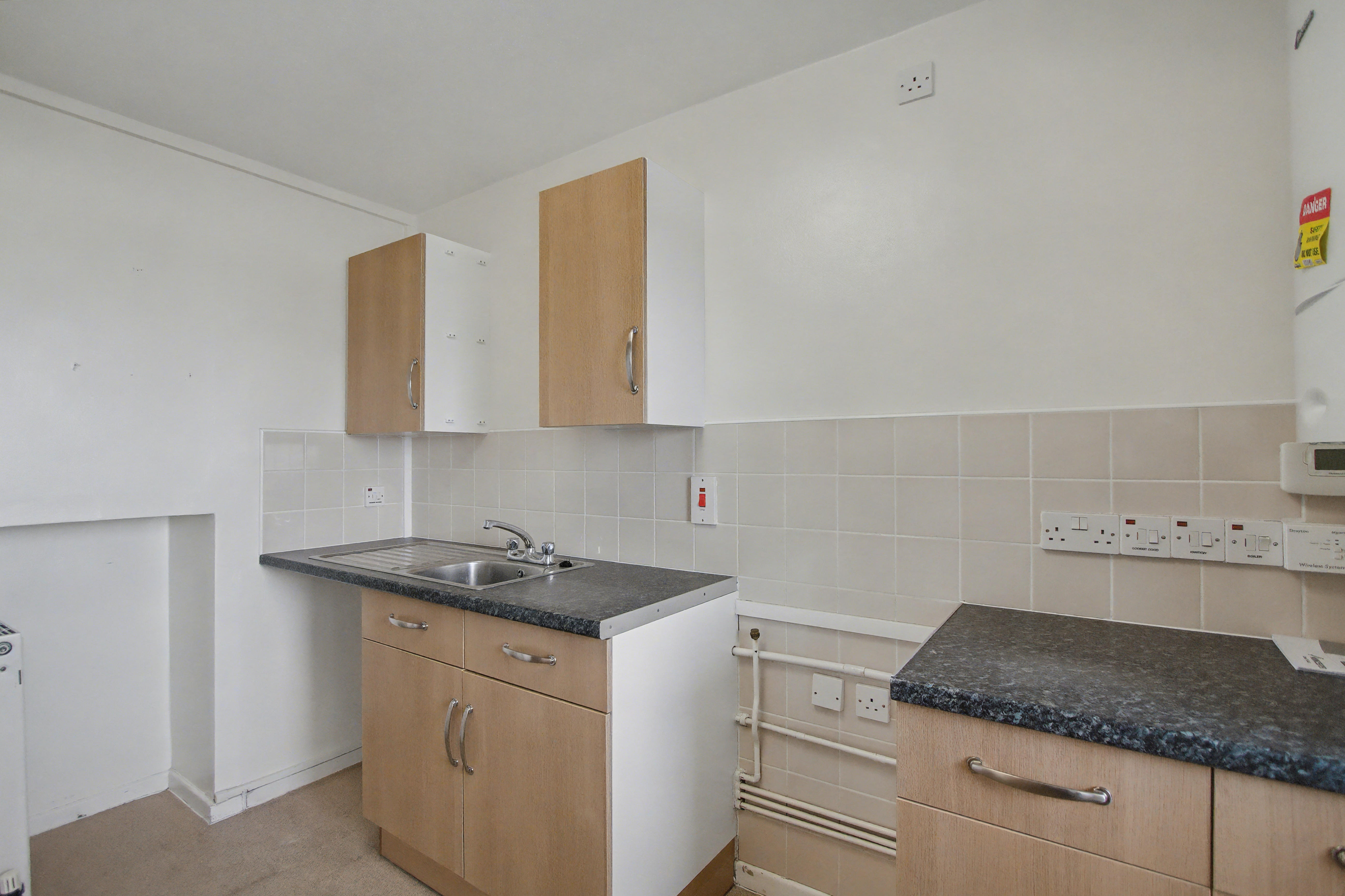 19 Victor Court, Hornchurch, Essex, RM12 4XF