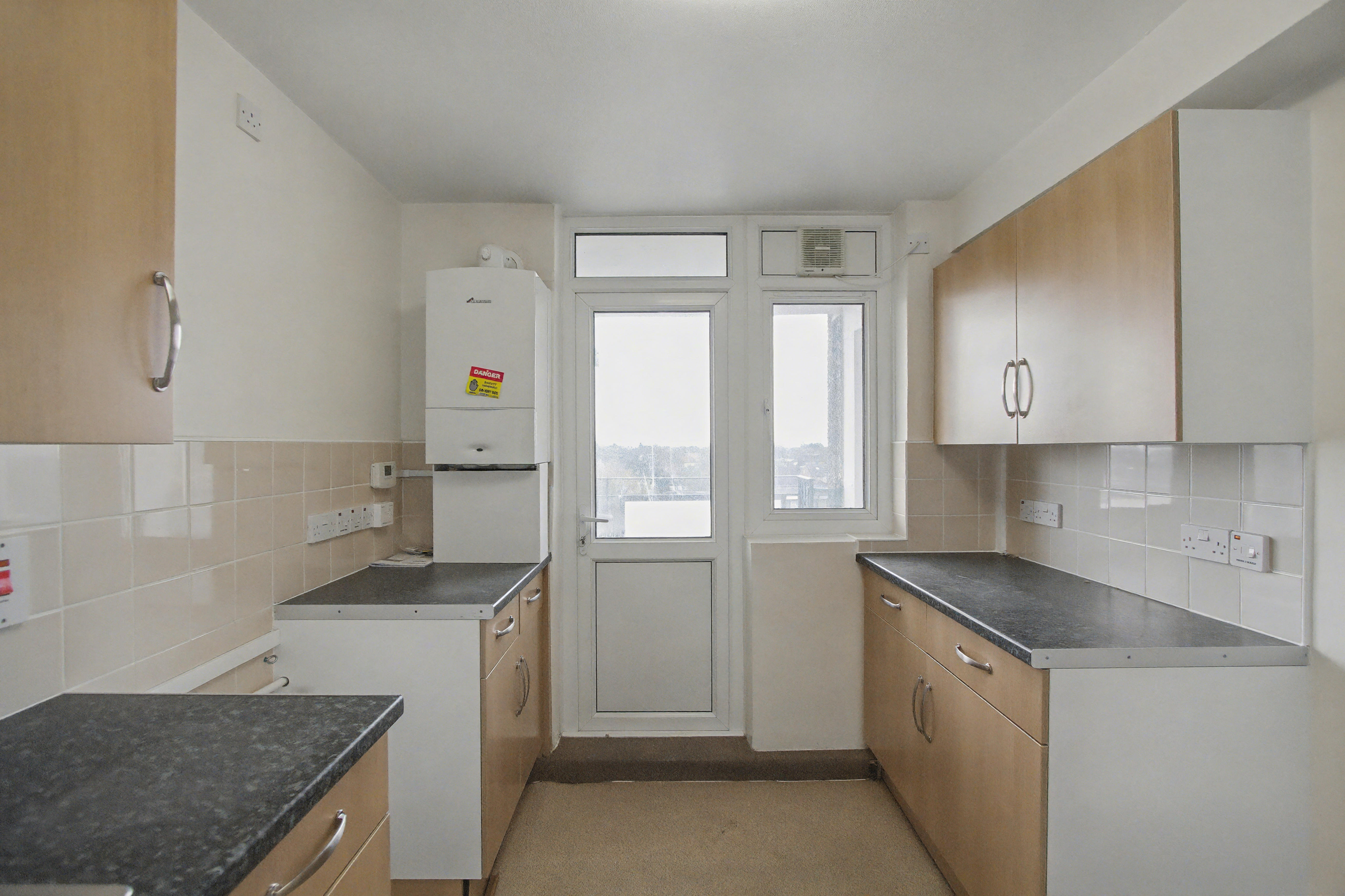 19 Victor Court, Hornchurch, Essex, RM12 4XF