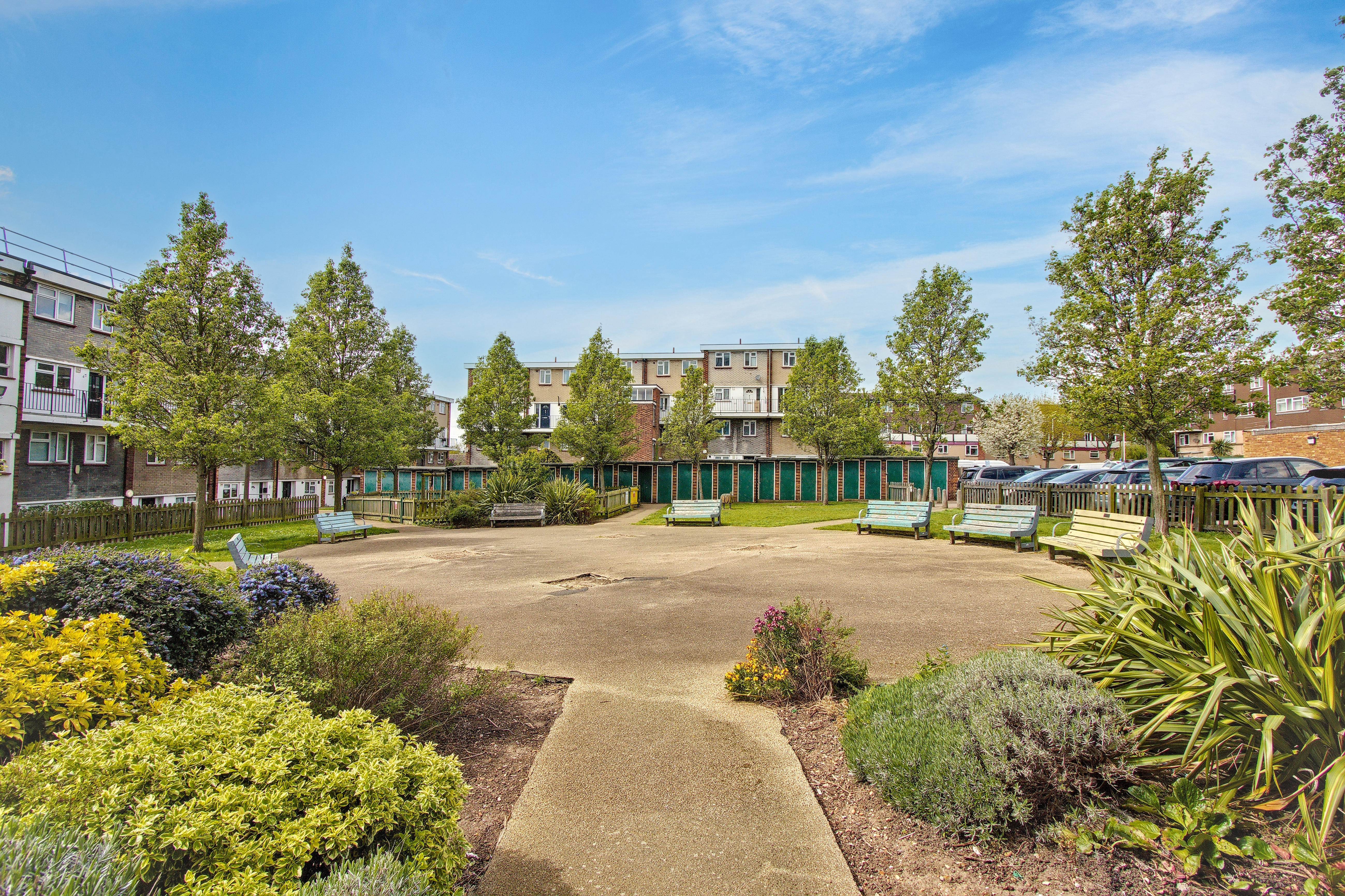 19 Victor Court, Hornchurch, Essex, RM12 4XF