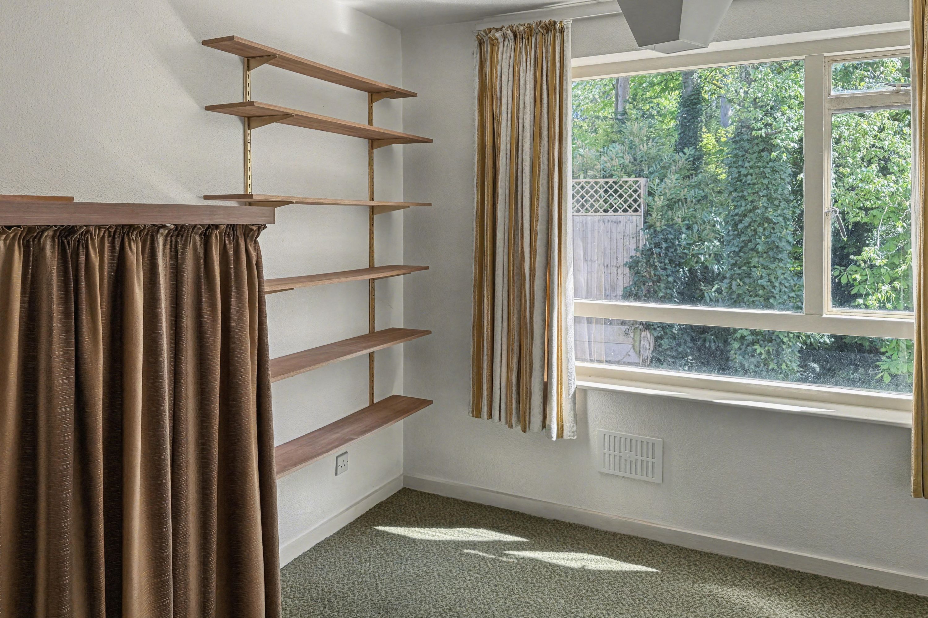 Flat 28 Lloyd Square, 16 Niall Close, Birmingham, West Midlands, B15 3LX