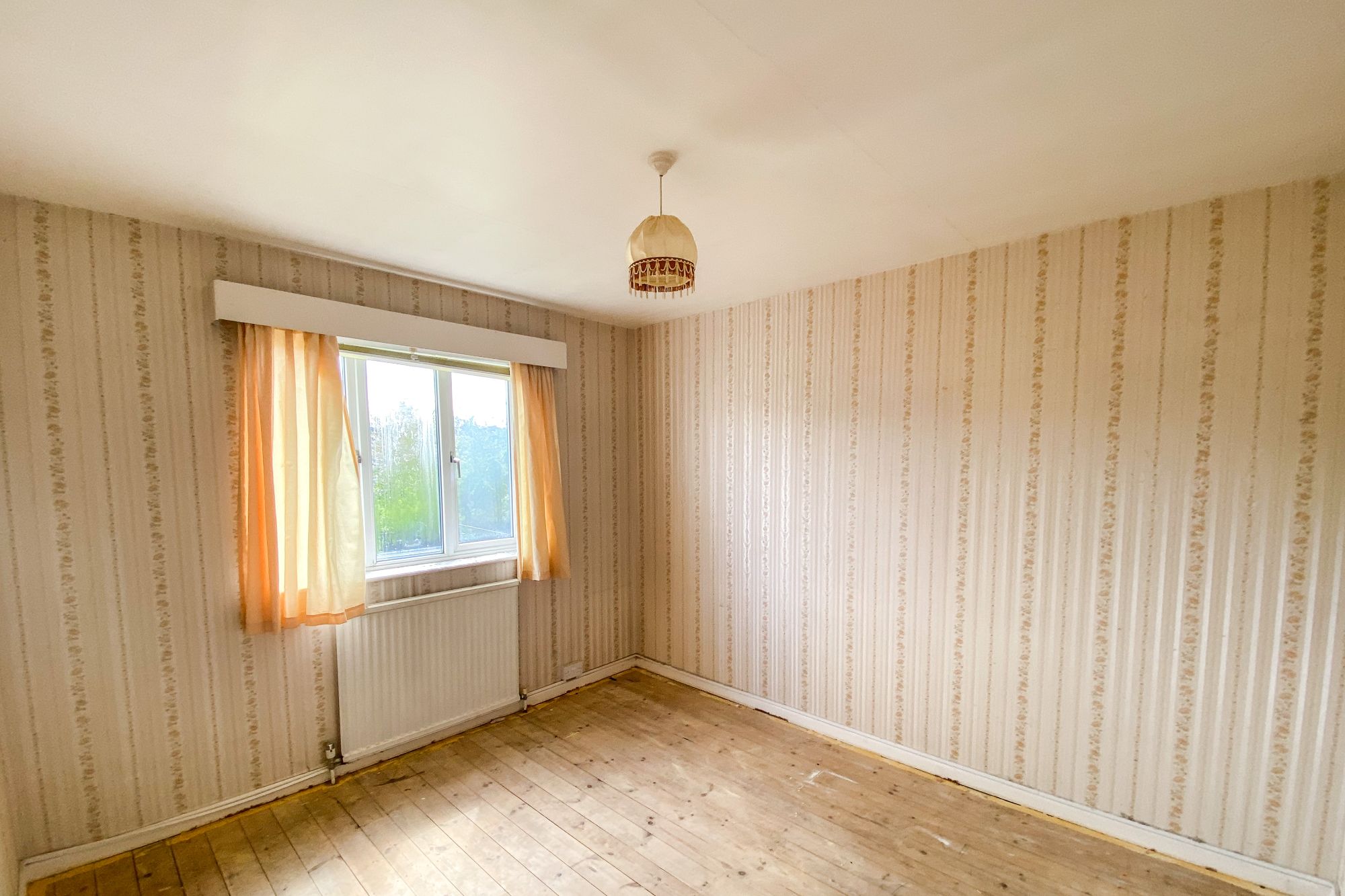 1 Belmore Gardens, Bath BA2 1HU