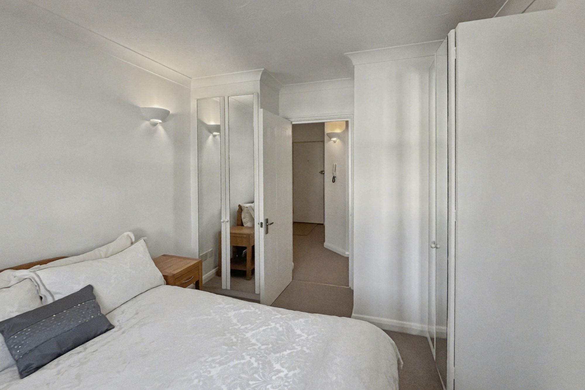Flat 4 St Andrew’s Court, 49 Dukes Ave, New Malden, Surrey KT3 4JF