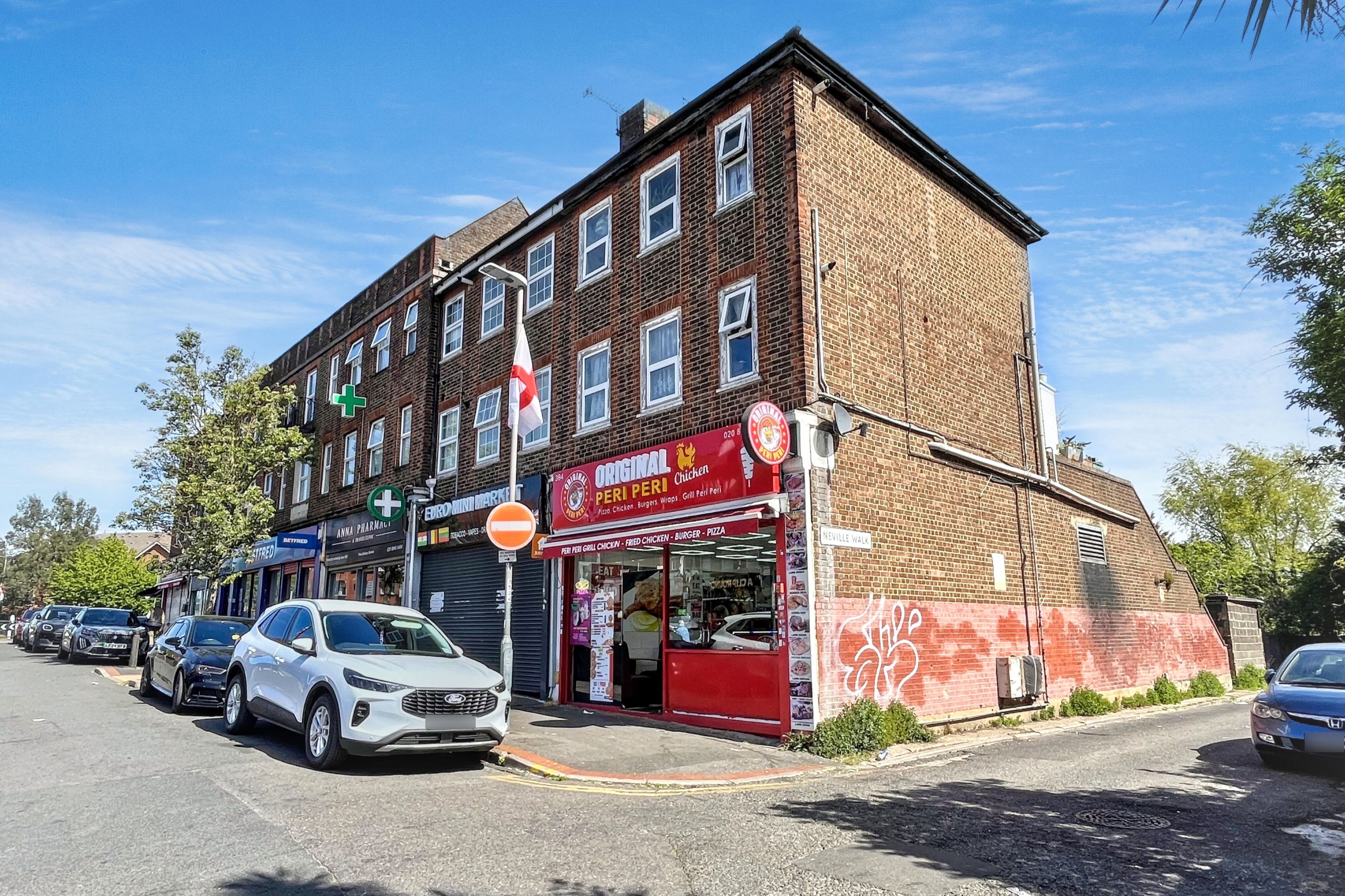 2b Neville Walk, Carshalton, SM5 1JG