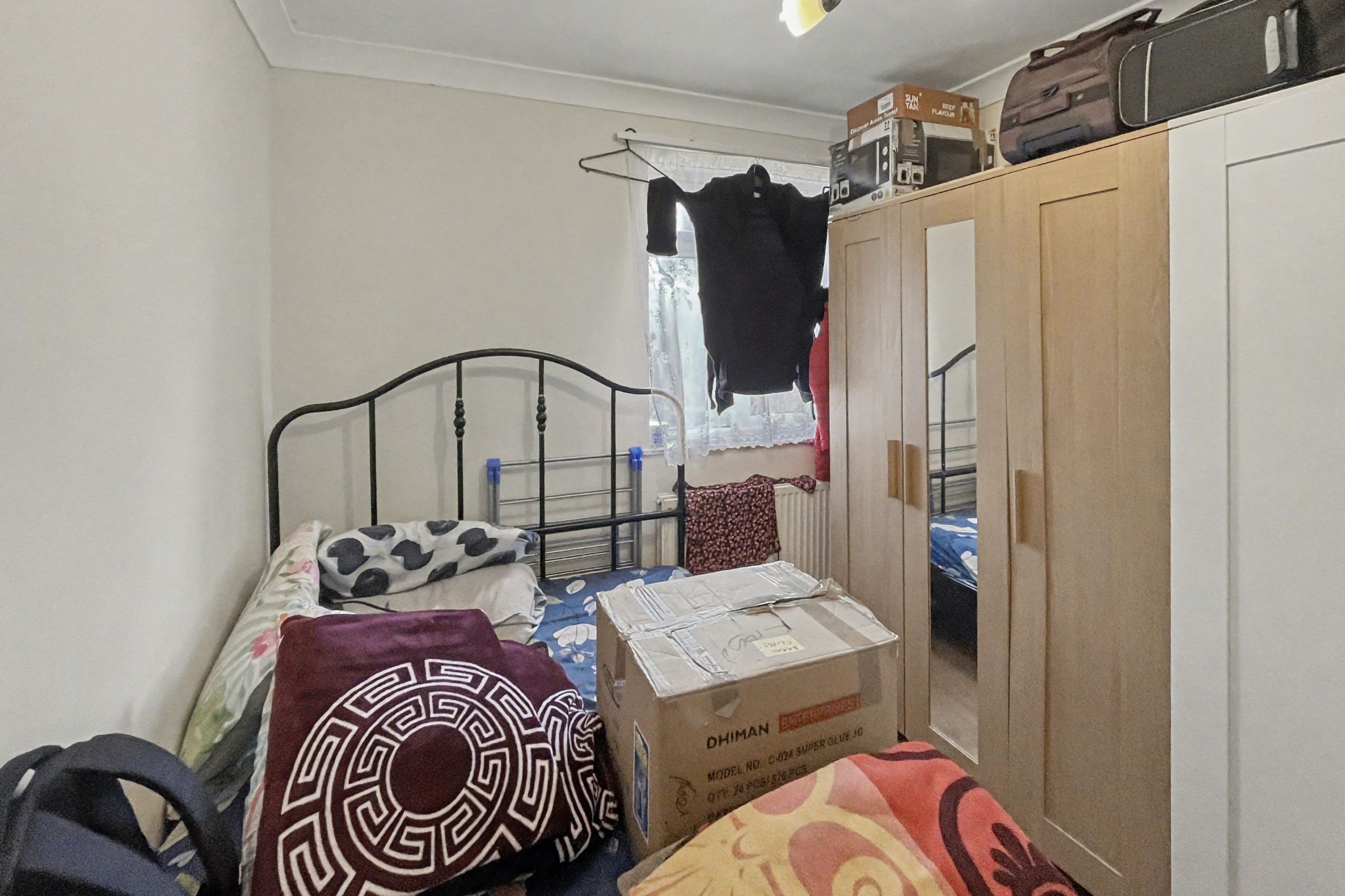 2b Neville Walk, Carshalton, SM5 1JG