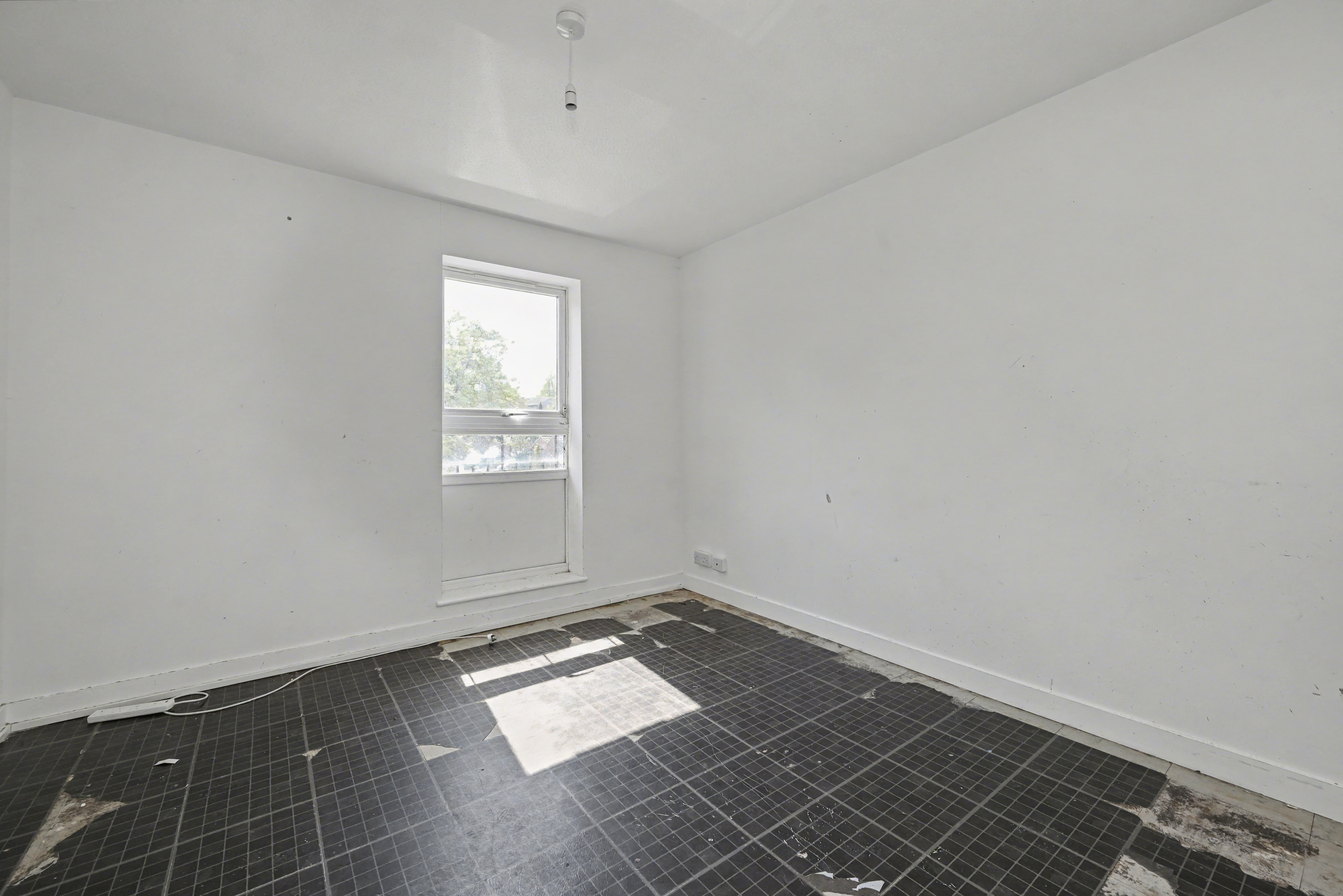 Flat 52 Kimberley, Bracknell, G12 7ZB