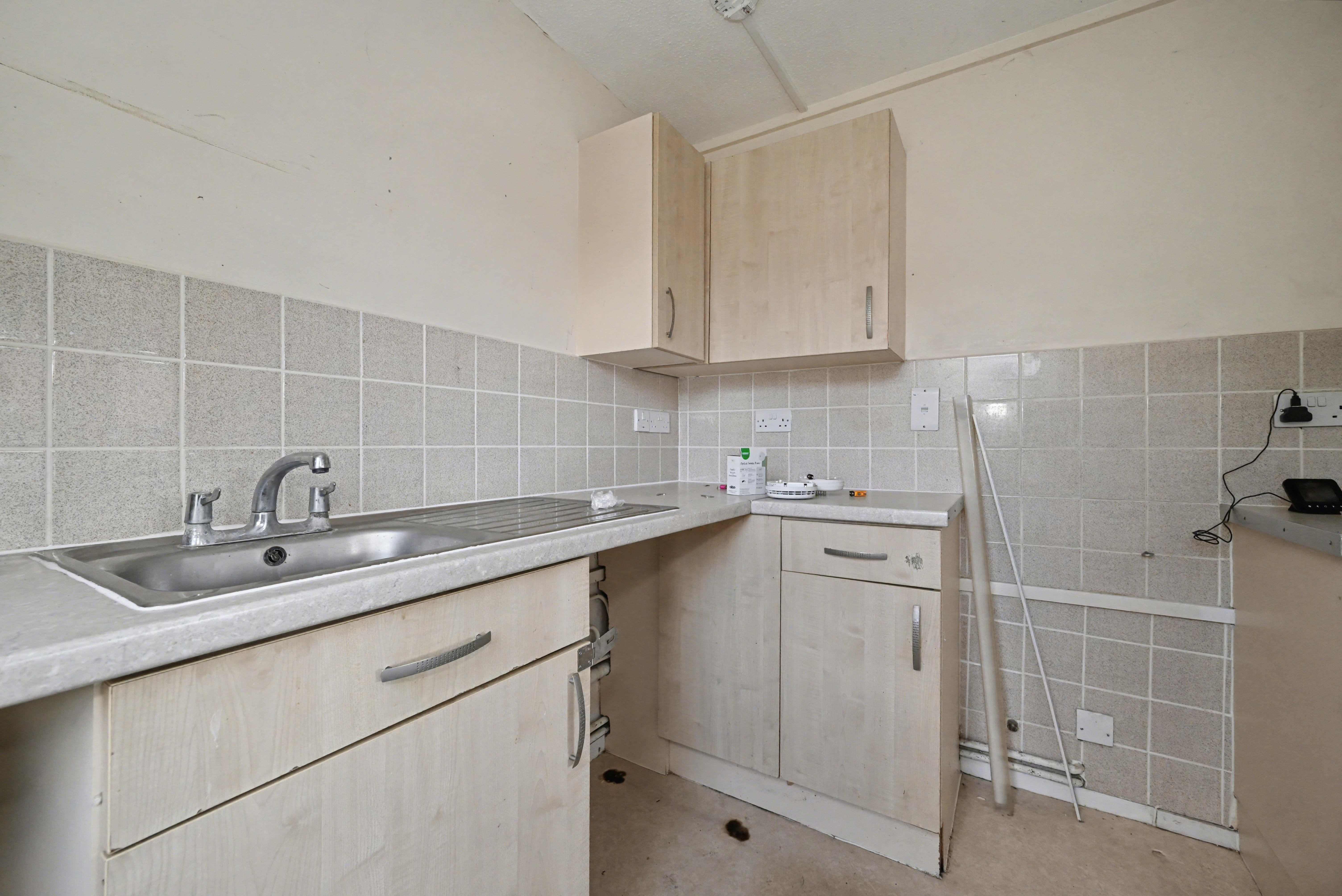 Flat 52 Kimberley, Bracknell, G12 7ZB