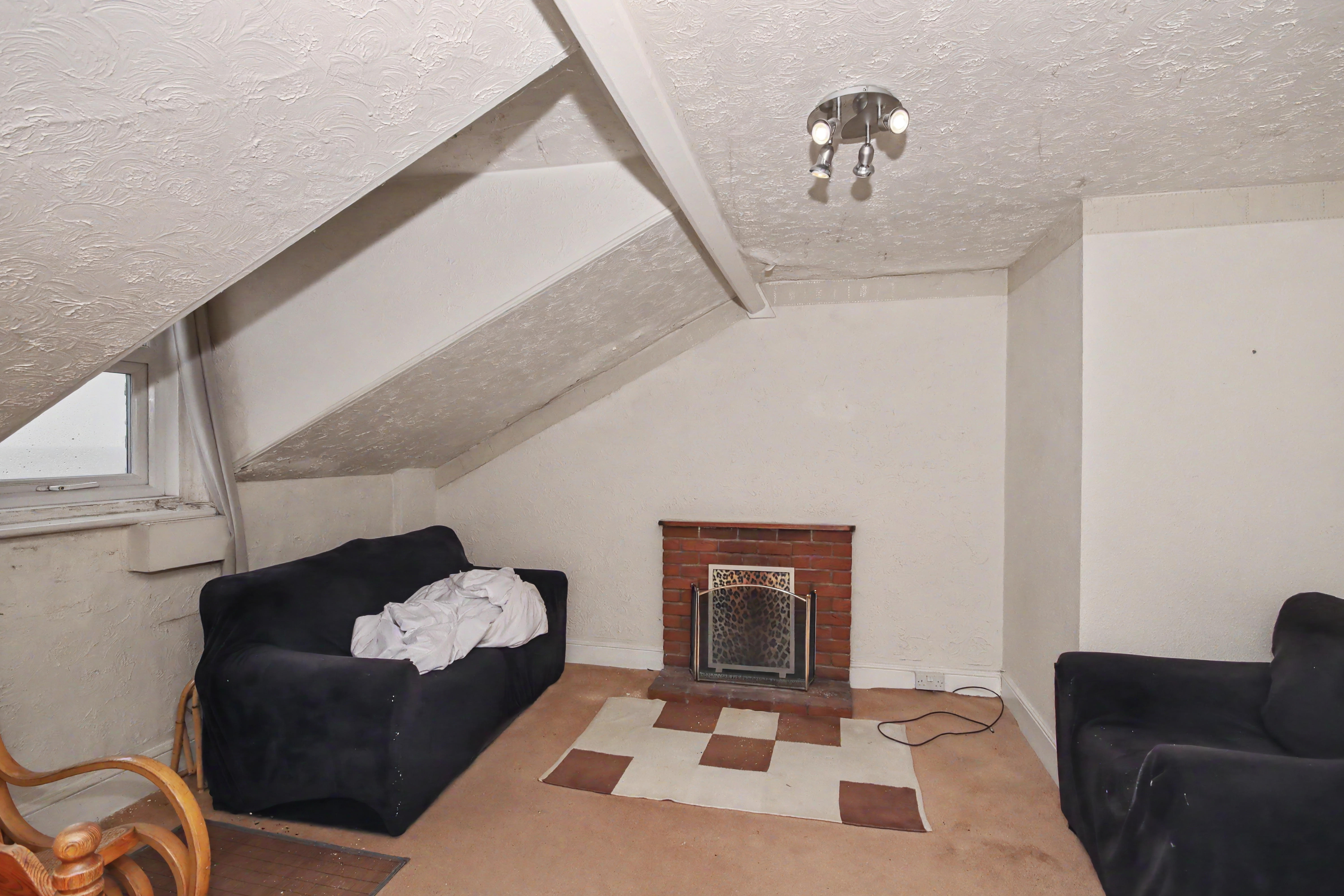 Flat 5, 5 Kirkley Cliff, Lowestoft, Suffolk, NR33 0BY