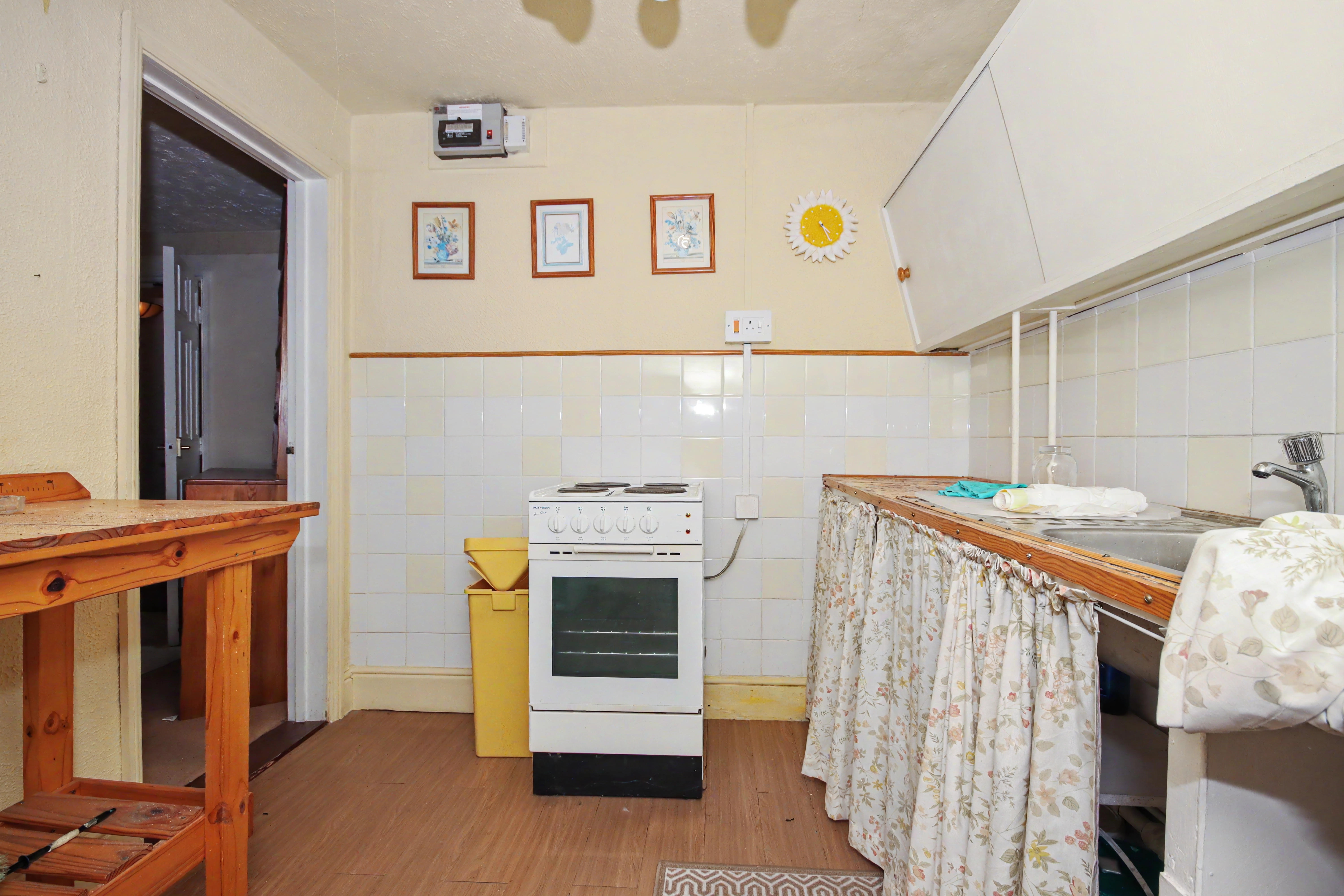 Flat 5, 5 Kirkley Cliff, Lowestoft, Suffolk, NR33 0BY