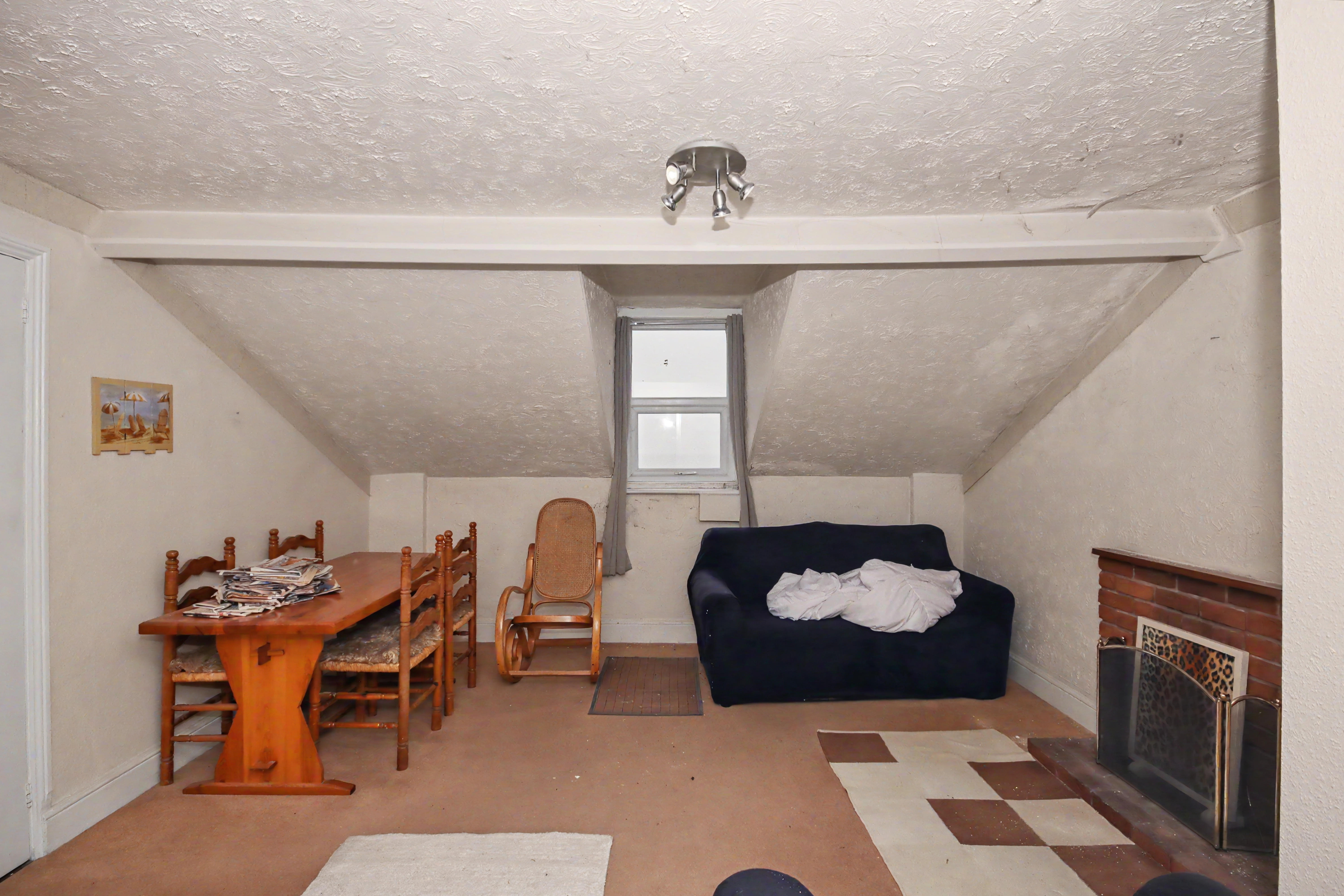 Flat 5, 5 Kirkley Cliff, Lowestoft, Suffolk, NR33 0BY