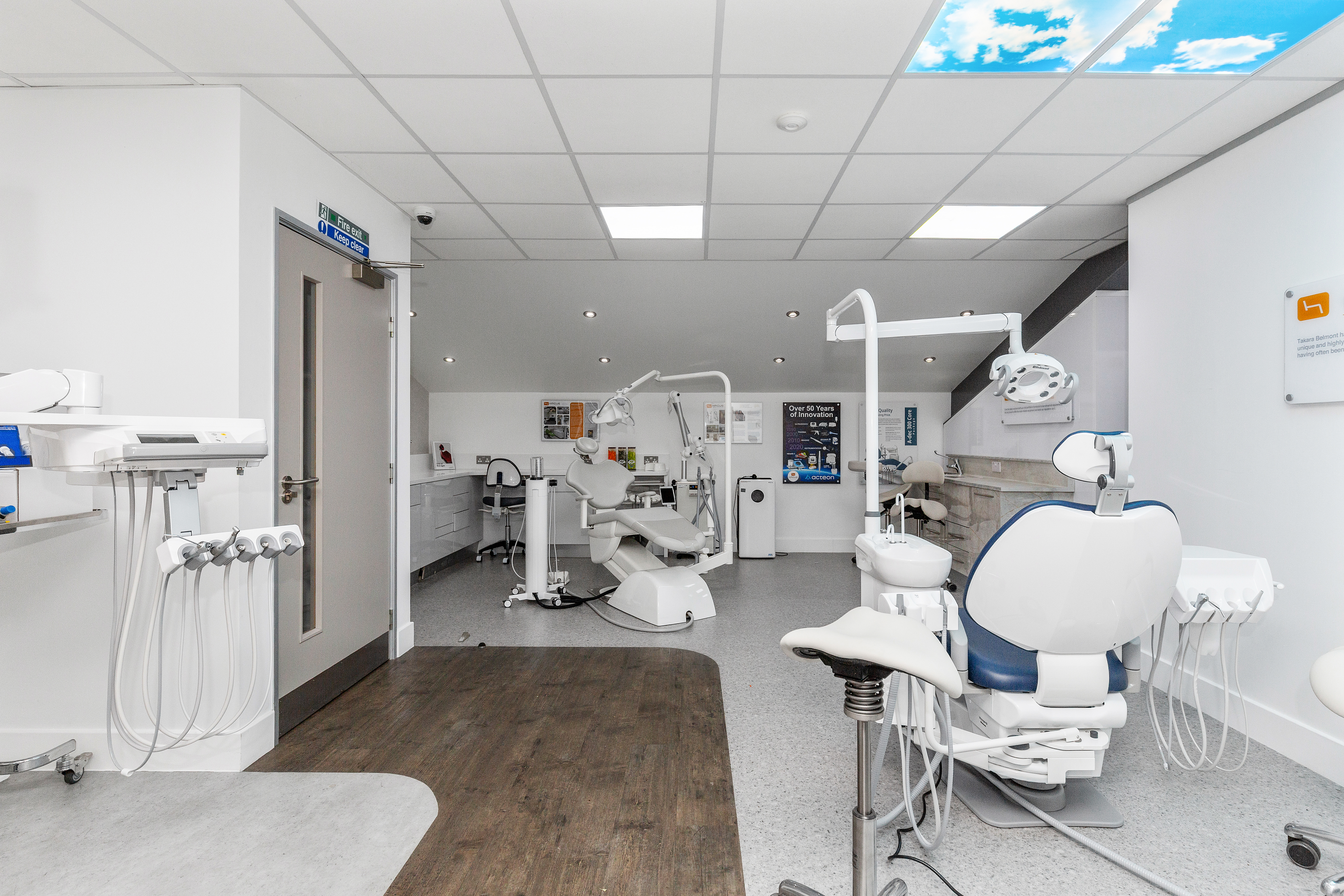 1 Graylands Gateway, Langhurst Wood Road, Graylands, Horsham RH12 4QD