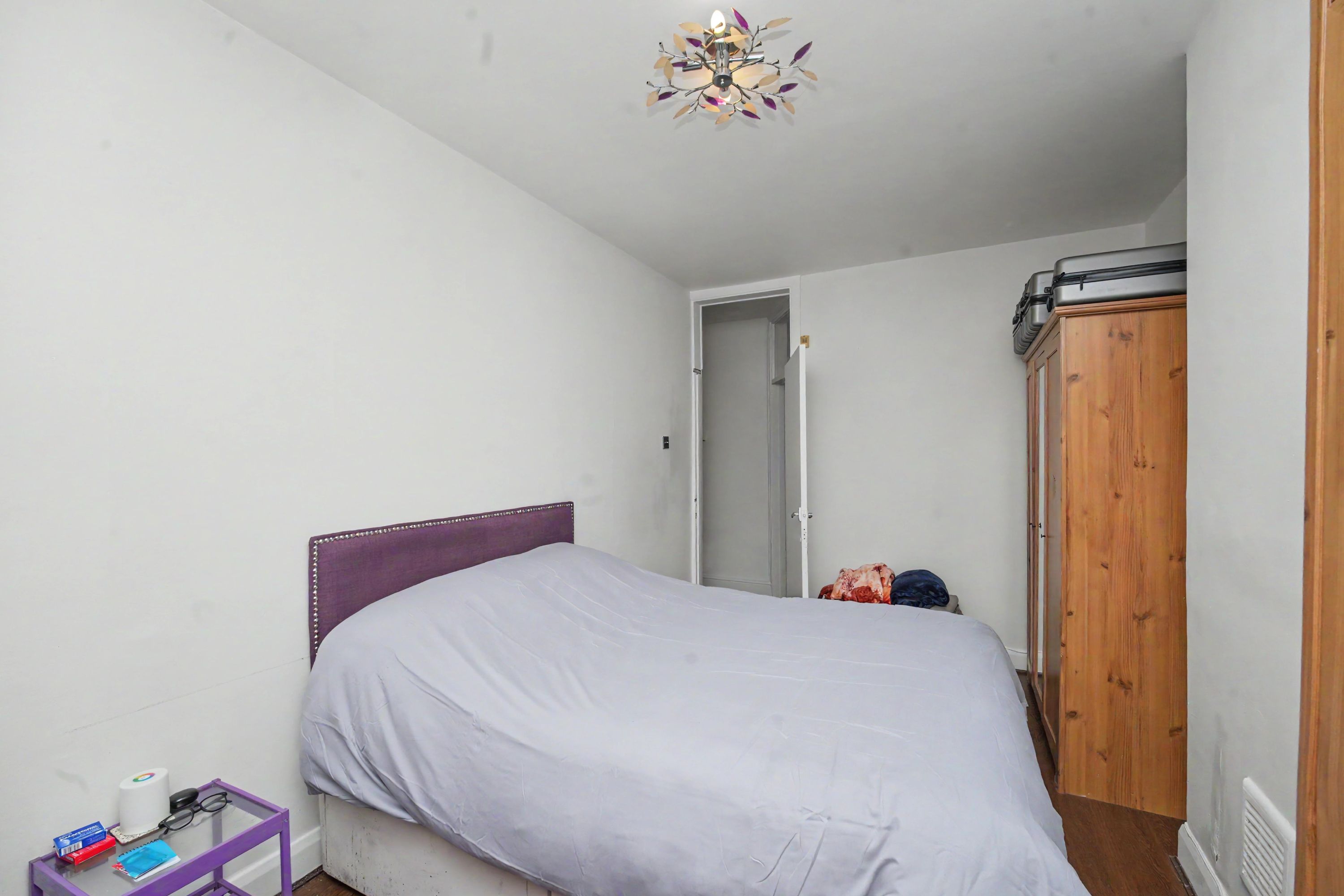 38 Ingatestone Road, Norwood, London SE25 4LG