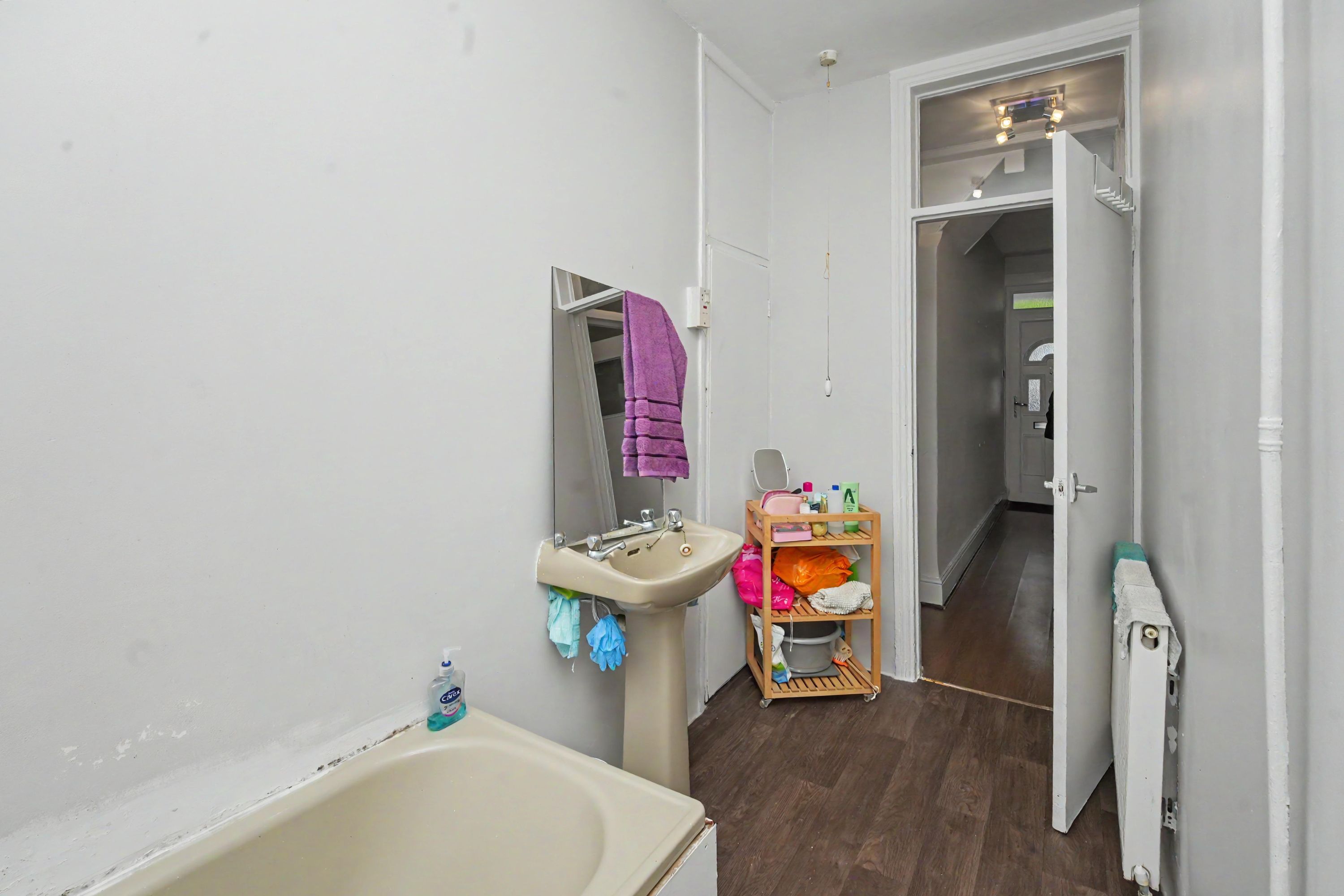 38 Ingatestone Road, Norwood, London SE25 4LG